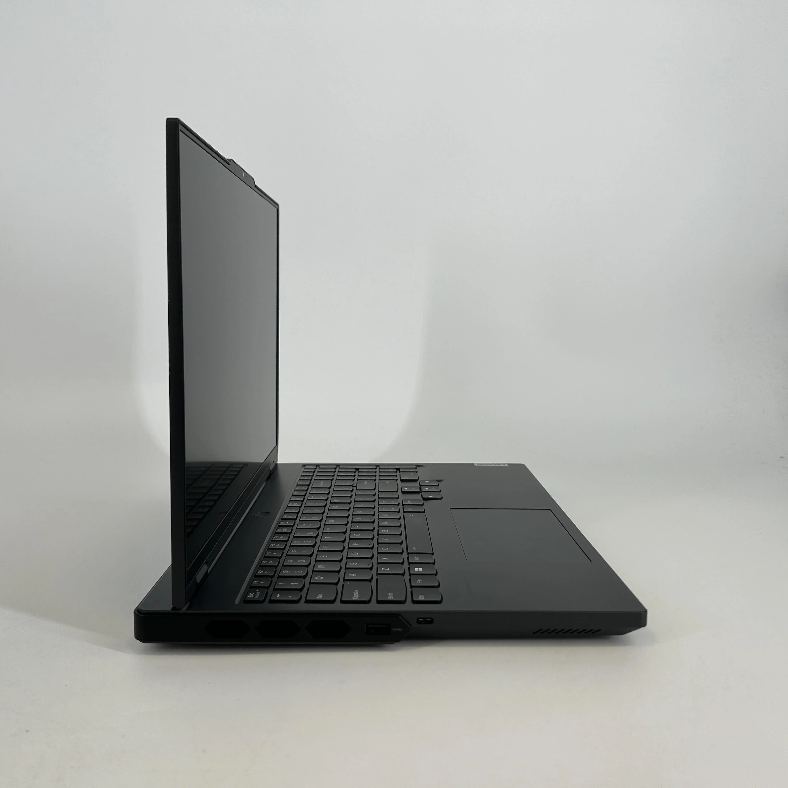 Lenovo Legion Pro 7 Gen 8 16 Gray 2.5 GHz AMD Ryzen 9 7945HX 32GB RAM 1TB Solid State Drive 1TB None NVIDIA GeForce RTX 4080 12 GB - Image 3