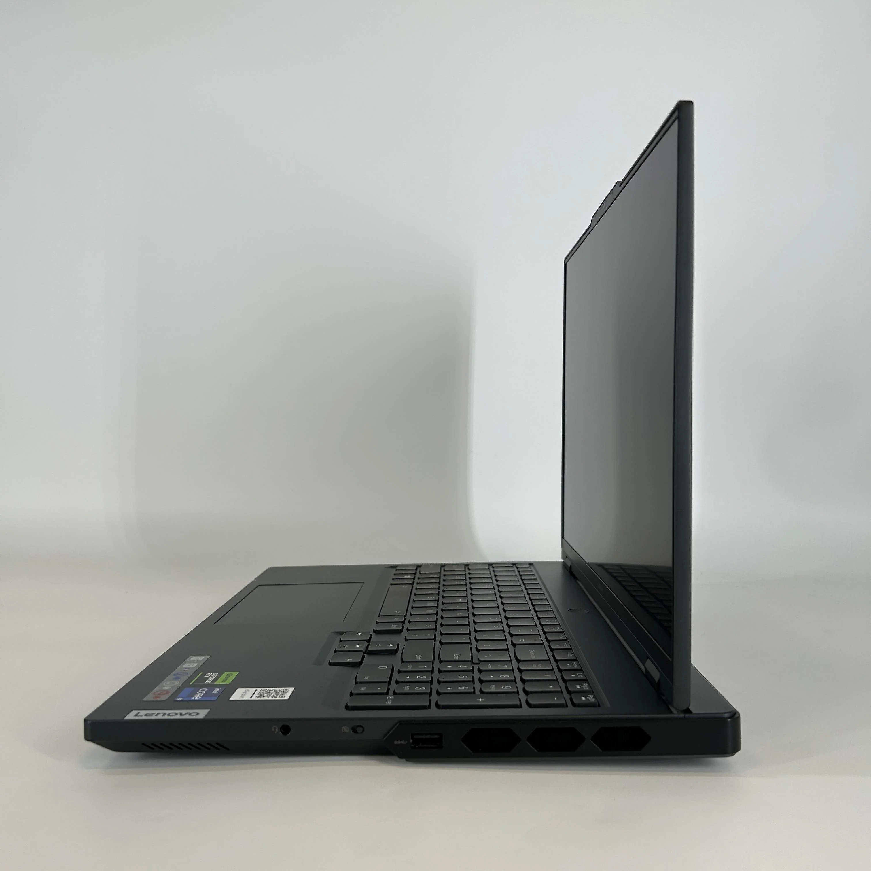 Lenovo Legion Pro 7i Gen 8 16 Black 2.2 GHz Intel Core i9 13th Gen. 32GB RAM 1TB Solid State Drive 1TB Solid State Drive NVIDIA GeForce RTX 4090 16 GB - Image 4