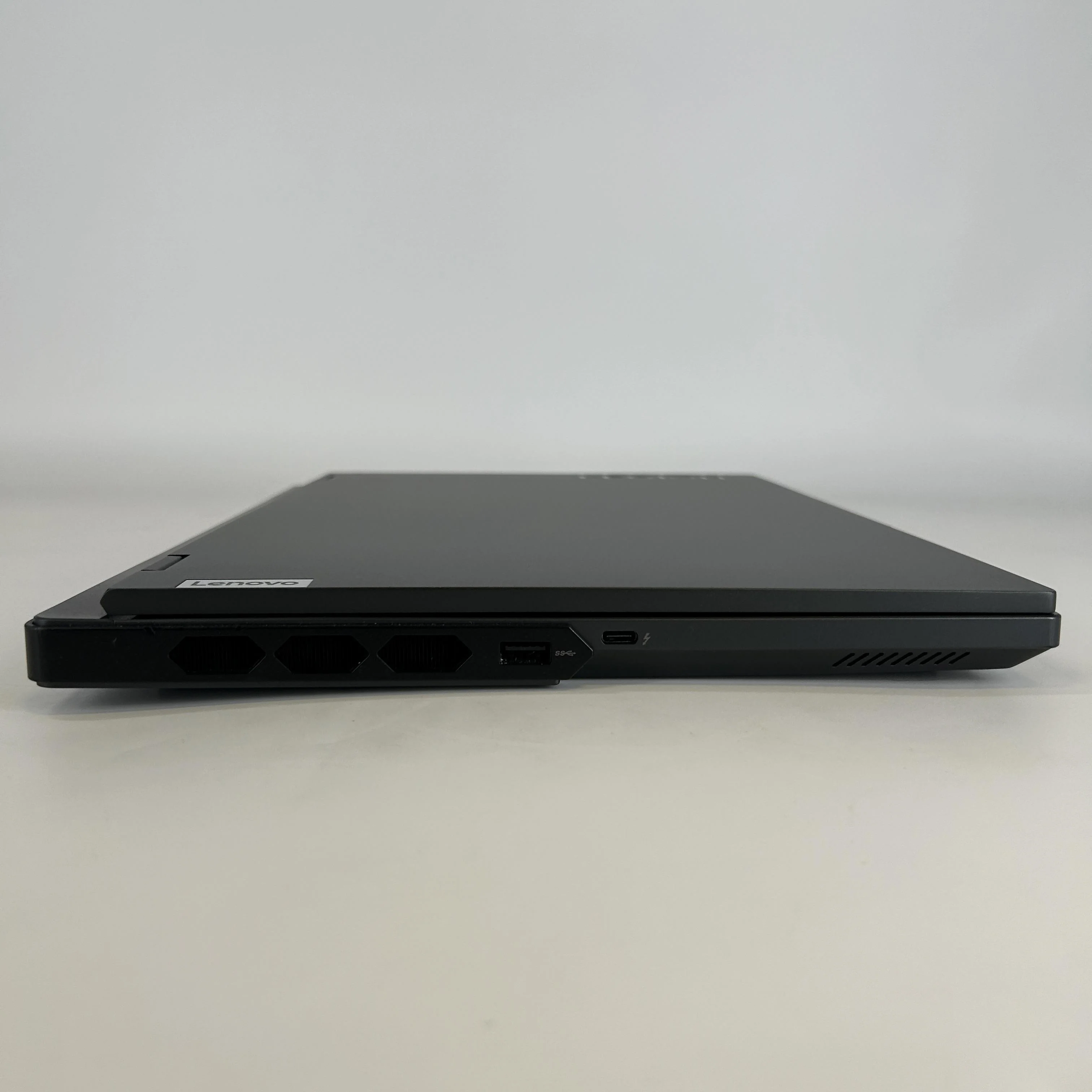Lenovo Legion Pro 7i Gen 8 16 Black 2.2 GHz Intel Core i9 13th Gen. 32GB RAM 1TB Solid State Drive 1TB Solid State Drive NVIDIA GeForce RTX 4090 16 GB - Image 9