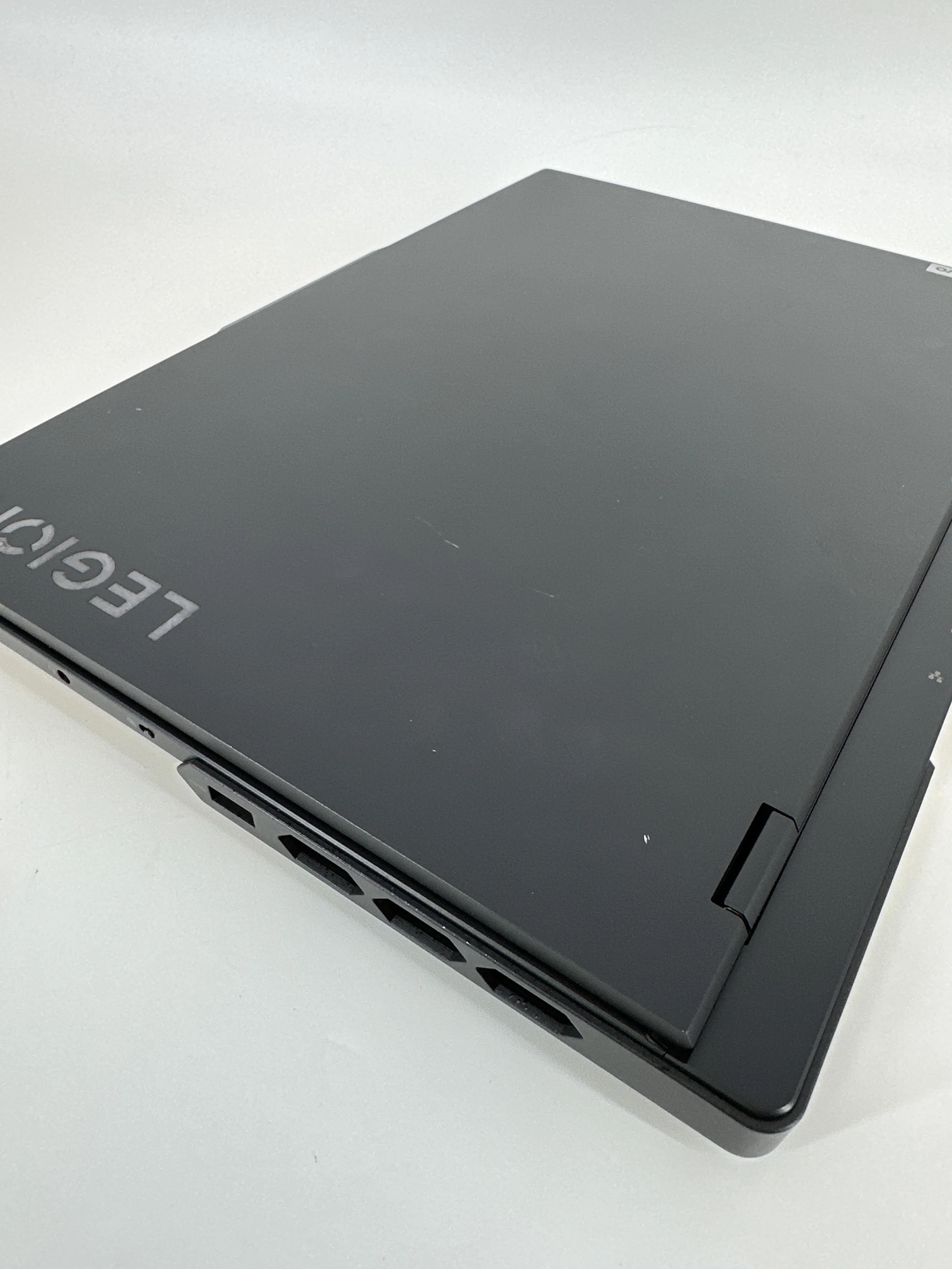 Lenovo Legion Pro 7i Gen 9 16 Black 2.2 GHz Intel Core i9 14th Gen. 32GB RAM 1TB Solid State Drive 1TB Solid State Drive NVIDIA GeForce RTX 4080 12 GB - Image 11