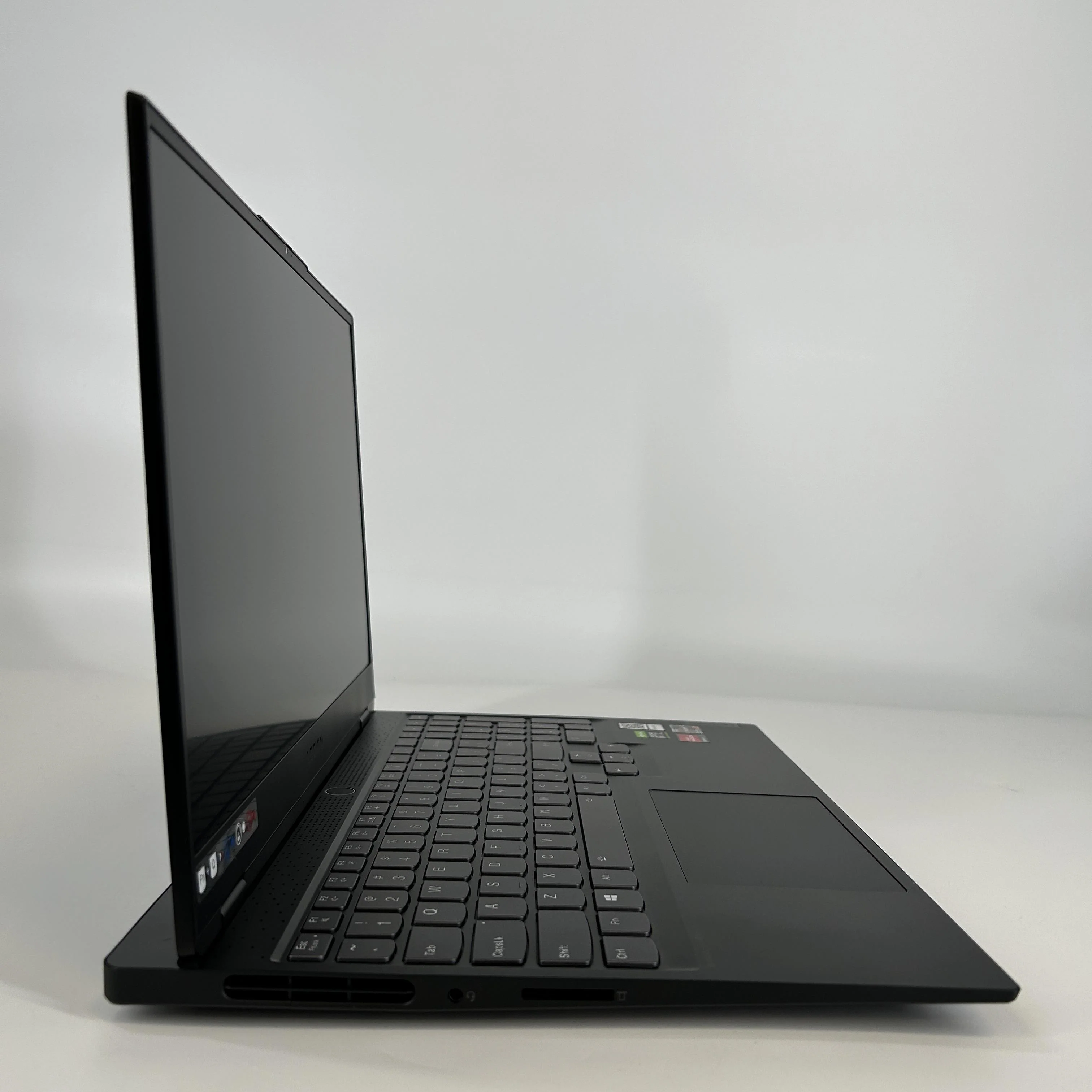 Lenovo Legion Slim 7 15.6 Black 3.2 GHz AMD Ryzen 7 5800H 16GB RAM 1TB Solid State Drive 1TB Solid State Drive NVIDIA GeForce RTX 3060 6 GB - Image 3