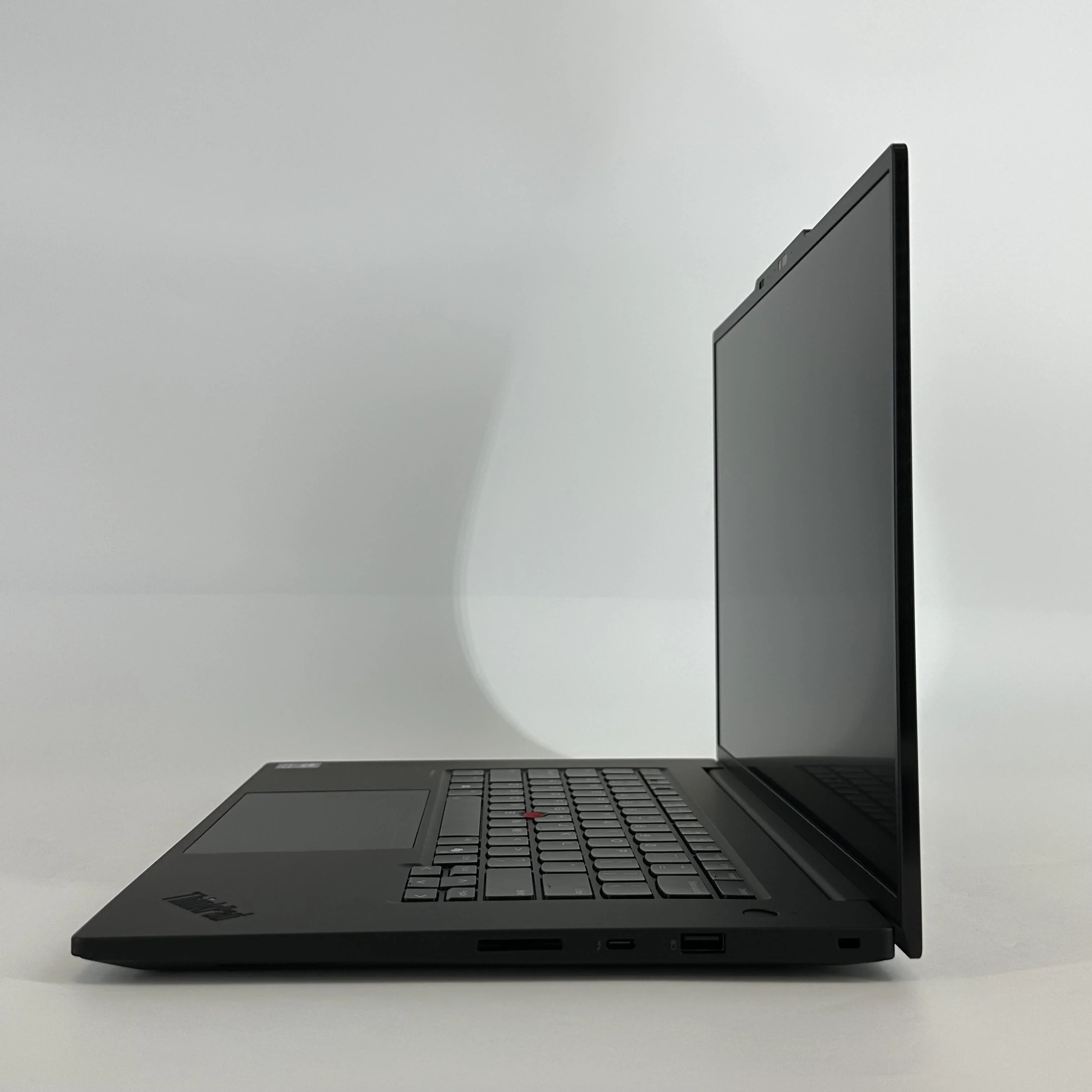 Lenovo ThinkPad P1 Gen 8 16 2025 Black 2.9 GHz Intel Core Ultra 9 Series 2 64GB RAM 1TB Solid State Drive 1TB Solid State Drive NVIDIA RTX PRO 2000 Blackwell 8 GB - Image 4