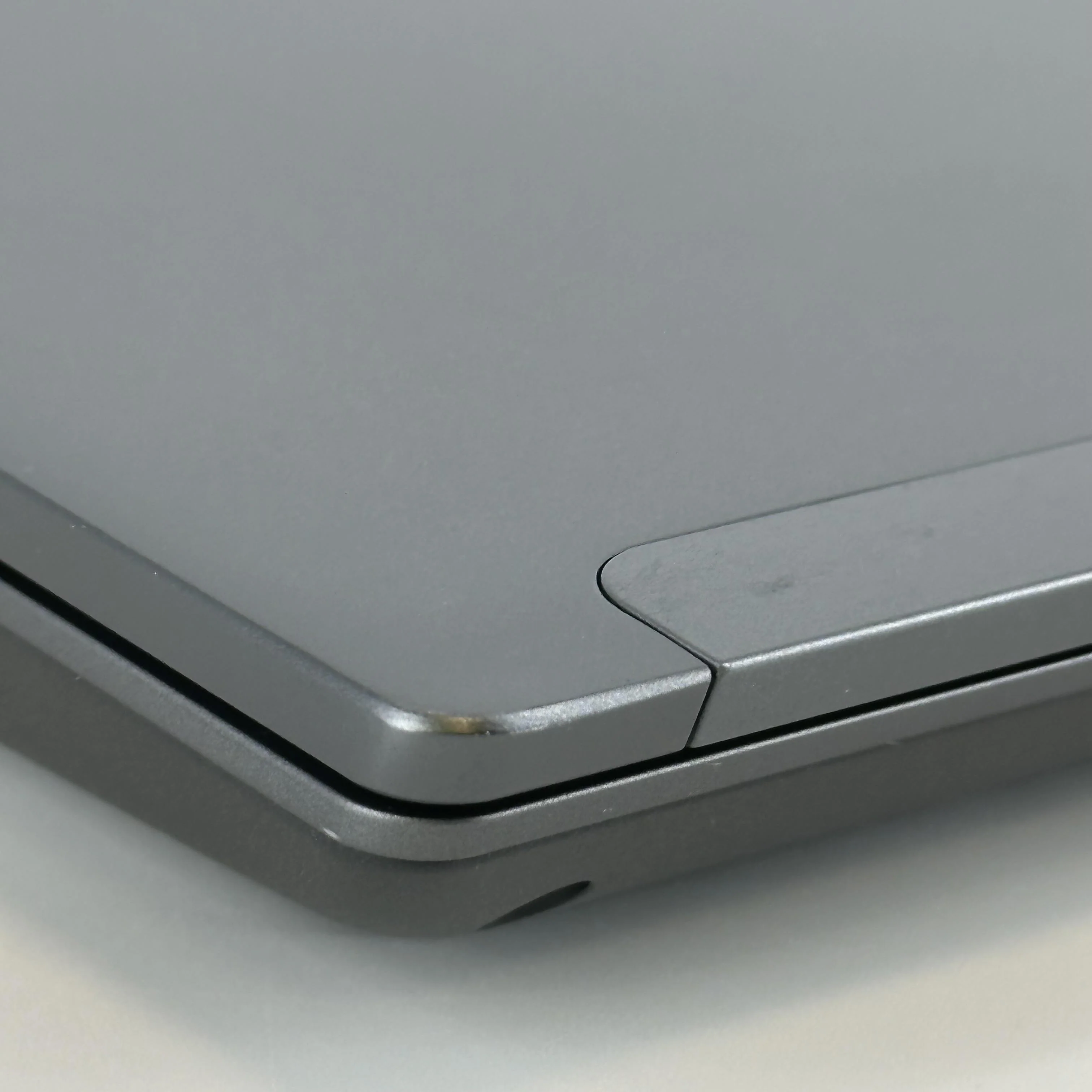 Lenovo ThinkPad P16 Gen 2 Gray 2.1 GHz Intel Core i7 13th Gen. 32GB RAM 1TB Solid State Drive NVIDIA RTX A1000 6 GB - Image 11