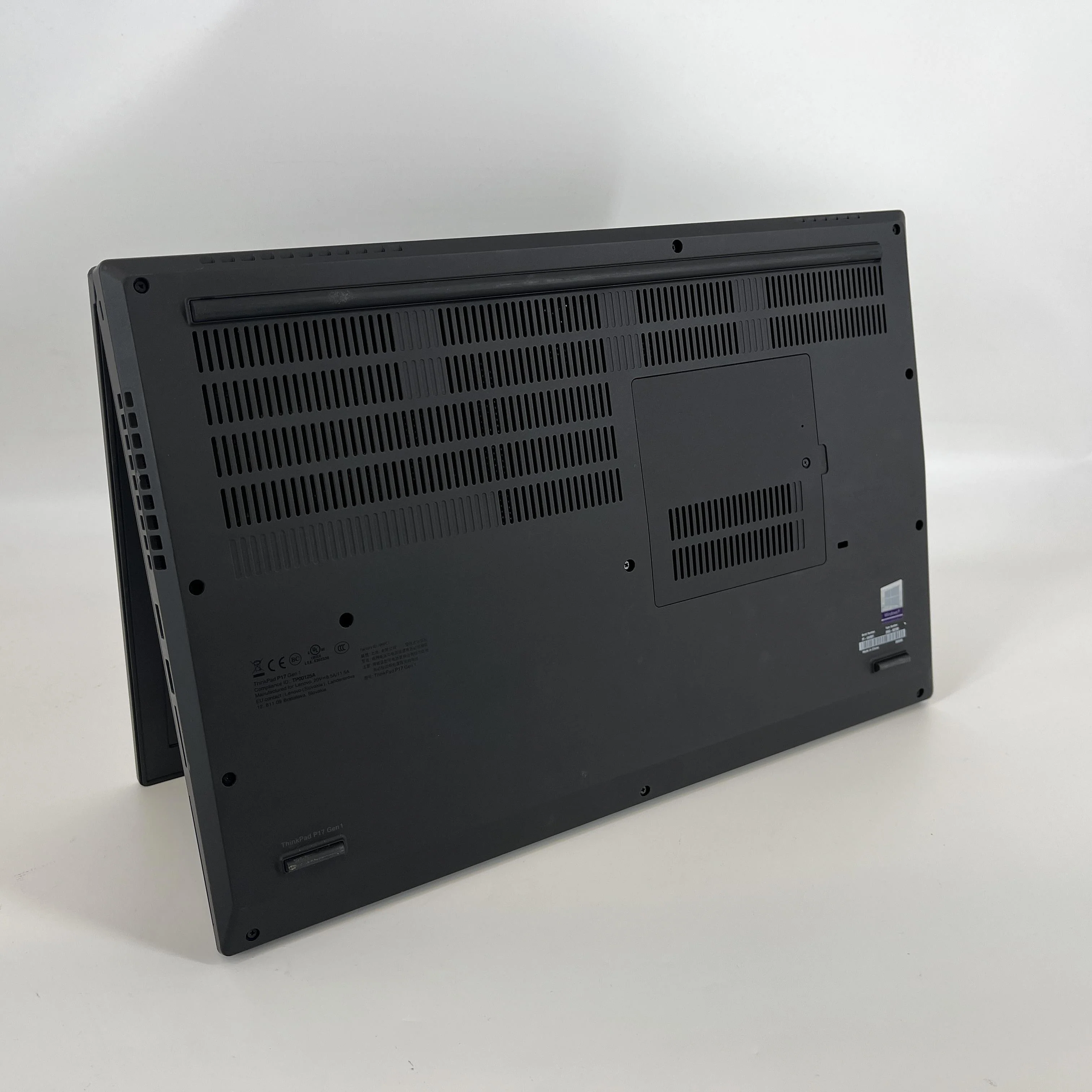 Lenovo ThinkPad P17 Gen 1 Black 2.7 GHz Intel Core i7 10th Gen. 32GB RAM 1TB Solid State Drive NVIDIA Quadro T2000 4 GB - Image 4