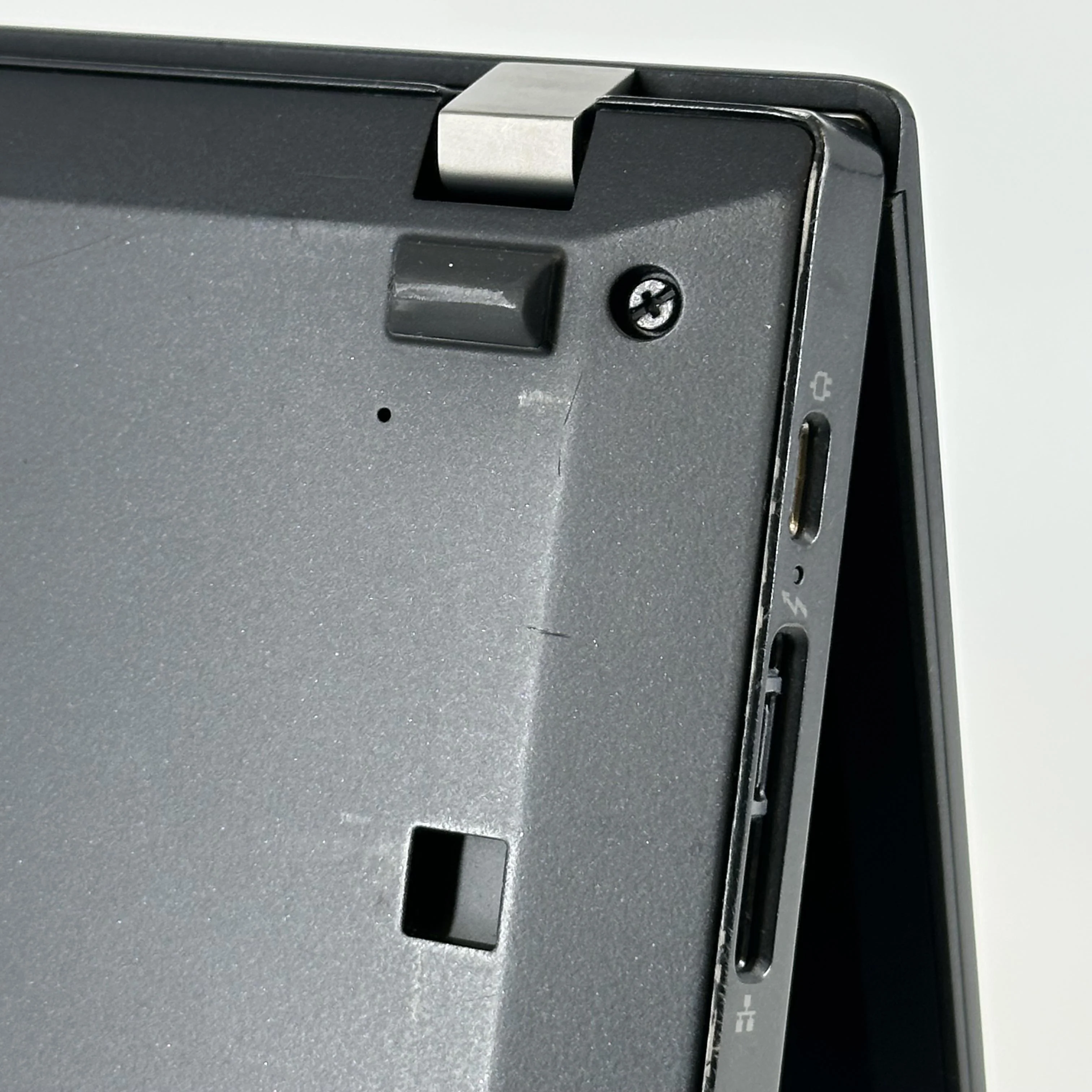 Lenovo ThinkPad T14s Gen 1 Black 1.7 GHz Intel Core i5 10th Gen. 16GB RAM 256GB Solid State Drive - Image 10