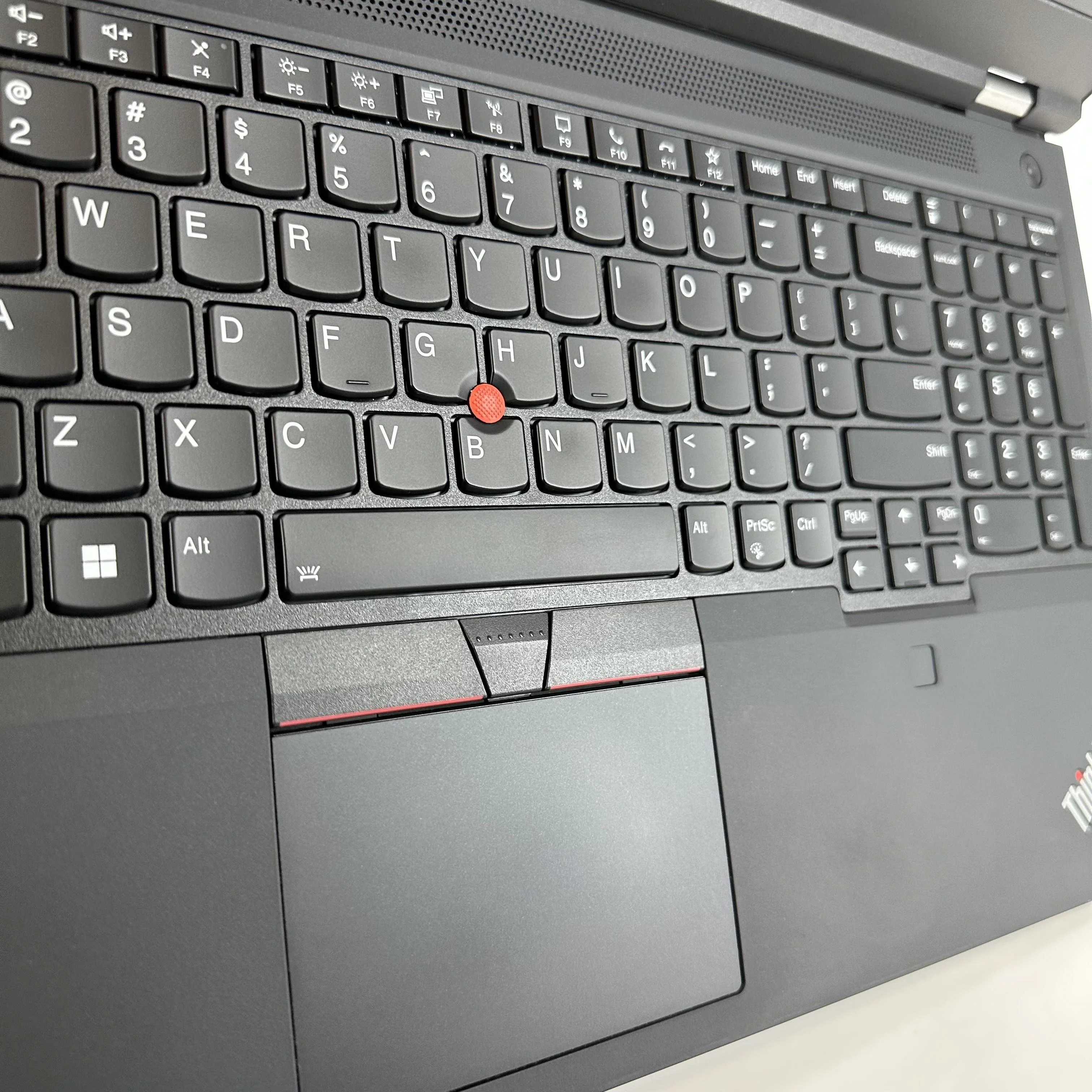 Lenovo ThinkPad T15g Gen 2 Black 2.6 GHz Intel Core i9 11th Gen. 32GB RAM 1TB Solid State Drive 512GB Solid State Drive NVIDIA GeForce RTX 3070 8 GB - Image 6