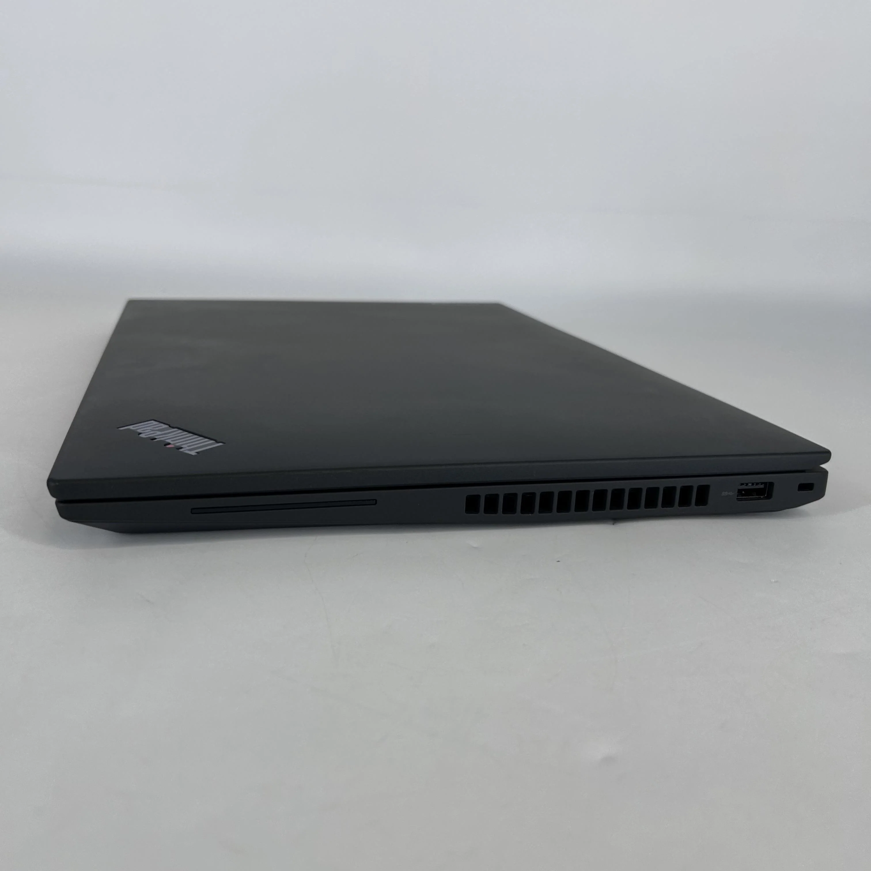 Lenovo ThinkPad T16 Gen 1 Gray 2.2 GHz Intel Core i7 12th Gen. 8GB RAM 512GB Solid State Drive - Image 7