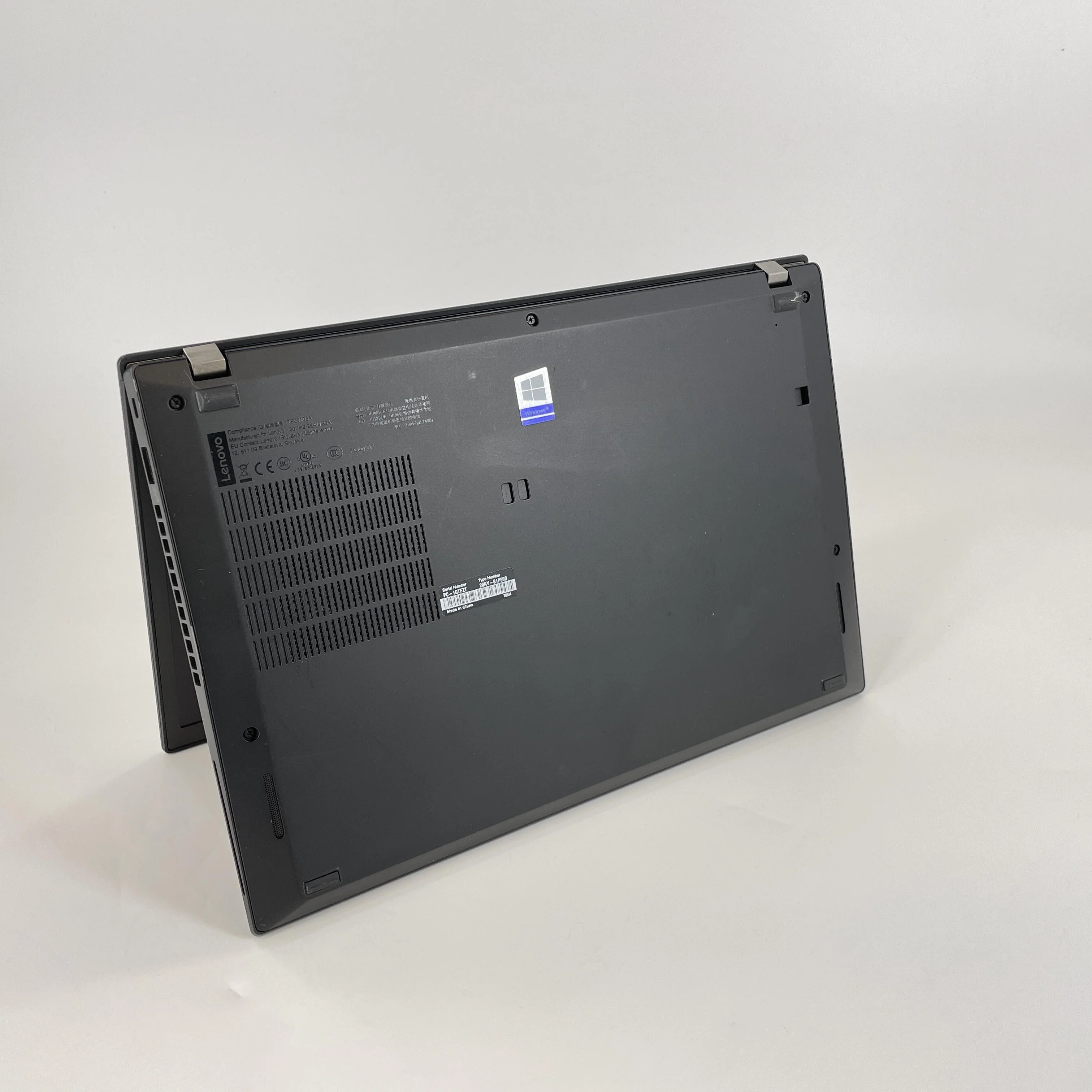 Lenovo ThinkPad T490s 14 Black 1.6 GHz Intel Core i5 8th Gen. 8GB RAM 256GB Solid State Drive - Image 5