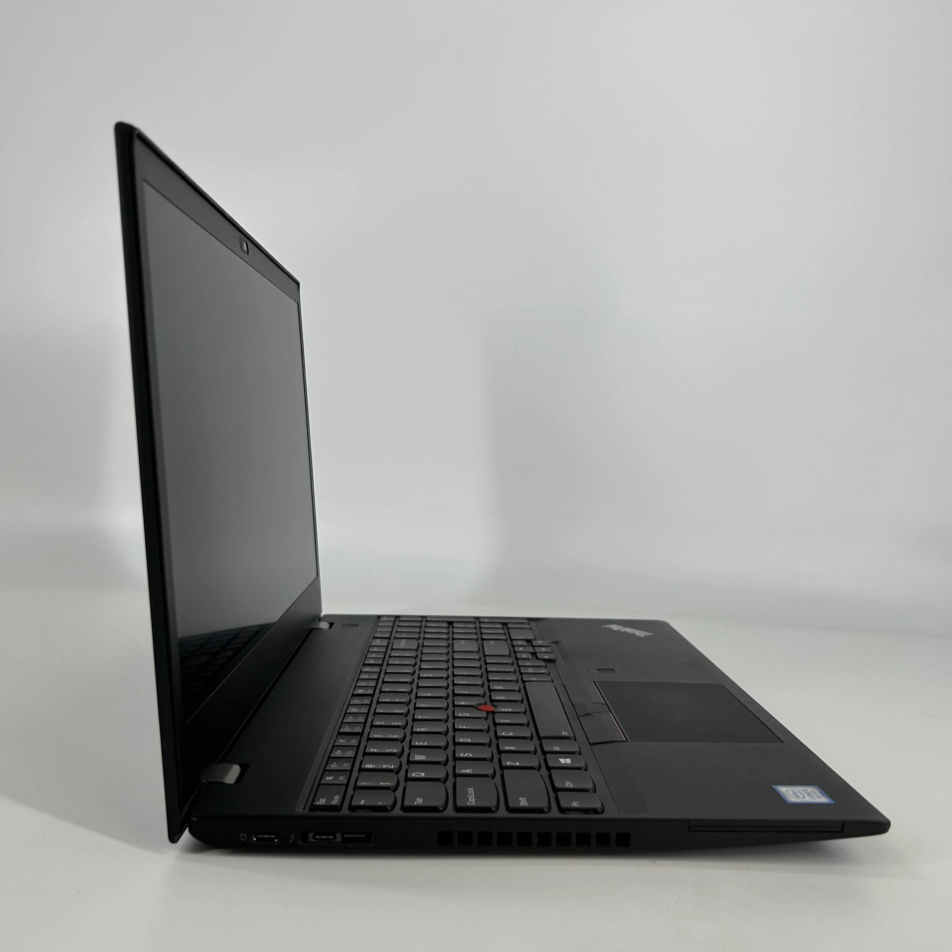 Lenovo ThinkPad T580 15.6 Black 1.6 GHz Intel Core i5 8th Gen. 8GB RAM 500GB Hard Disk Drive - Image 3