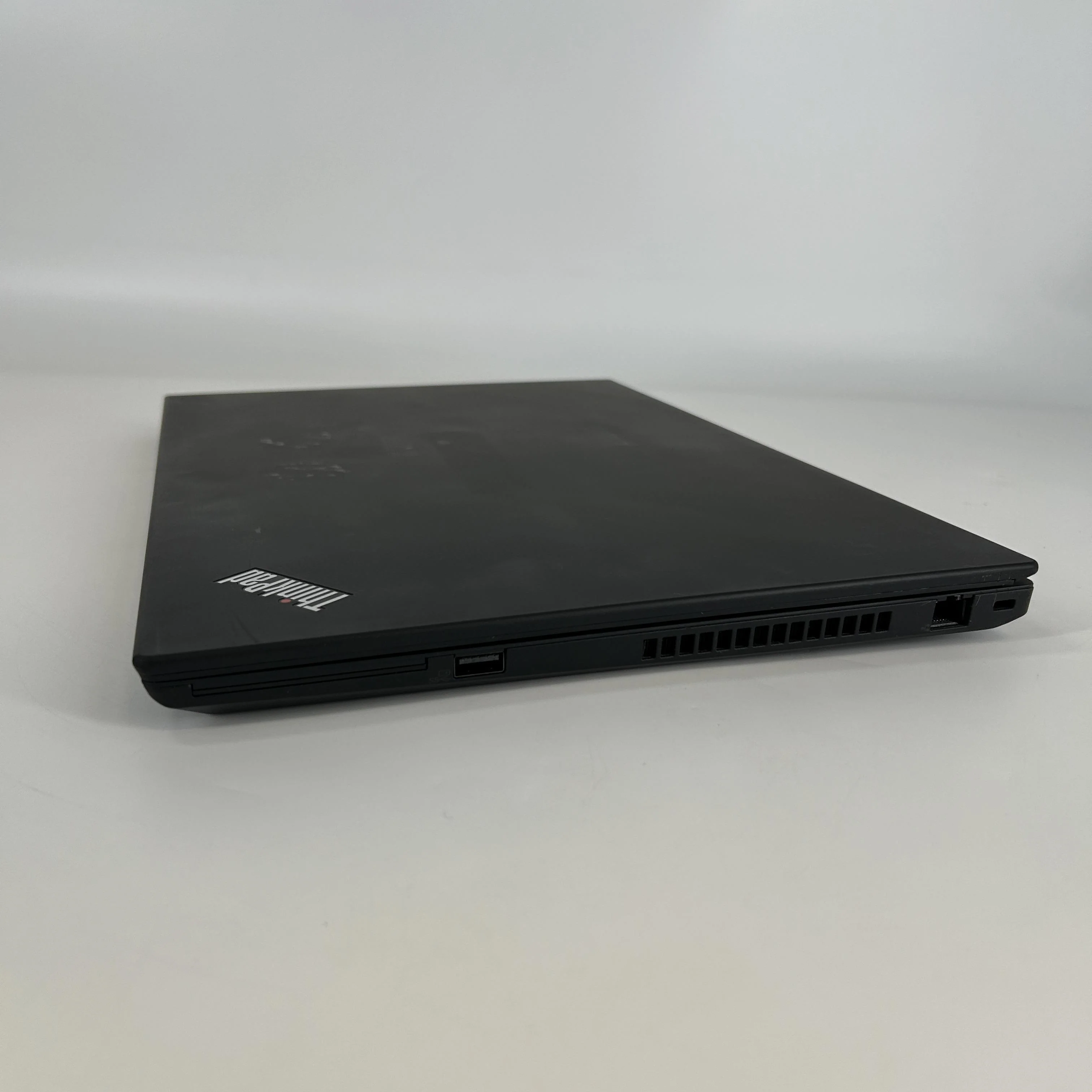 Lenovo ThinkPad T590 15.6 Black 1.6 GHz Intel Core i5 8th Gen. 8GB RAM 512GB Solid State Drive - Image 7