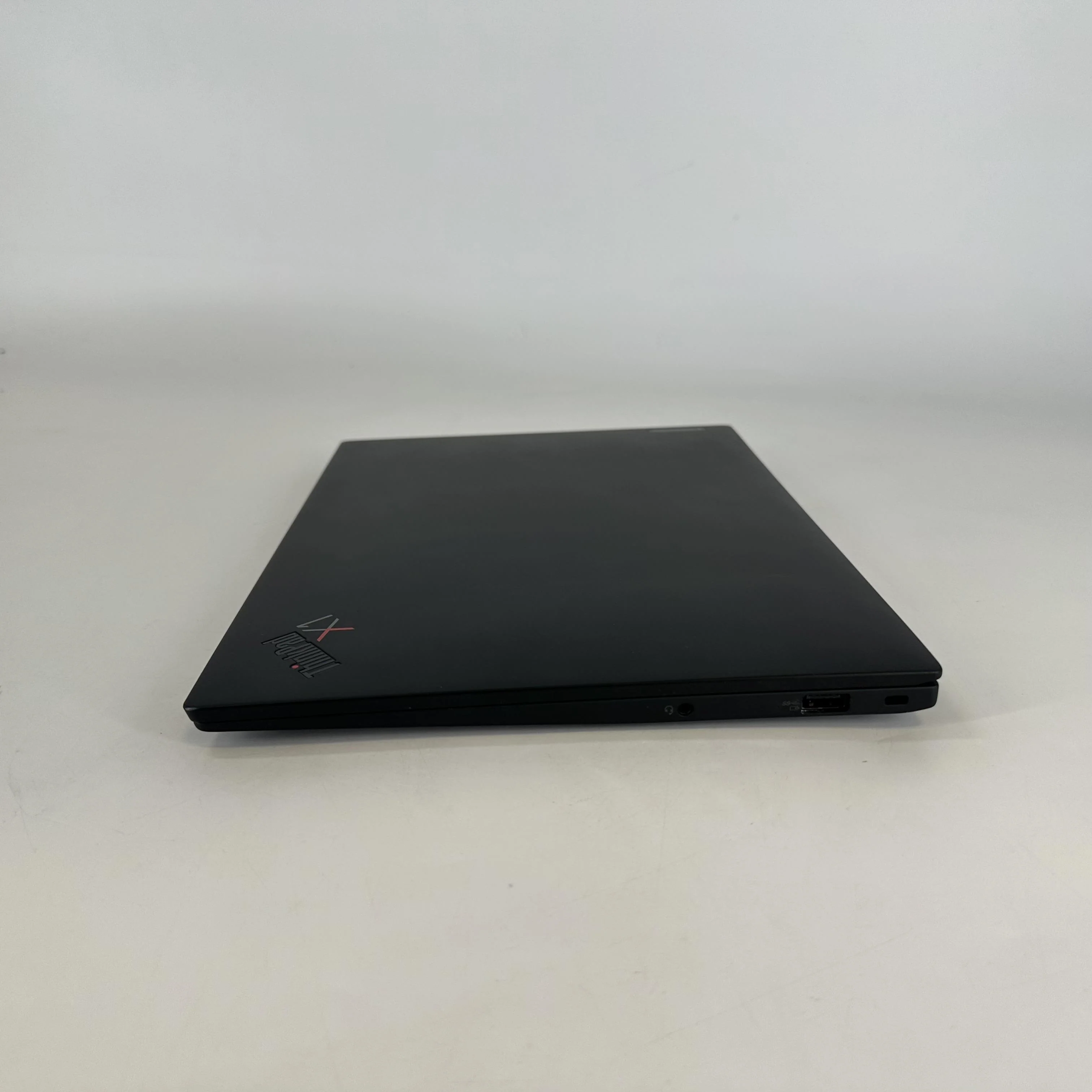 Lenovo ThinkPad X1 Carbon Gen 10 14 Black 2.1 GHz Intel Core i7 12th Gen. 16GB RAM 512GB Solid State Drive - Image 7