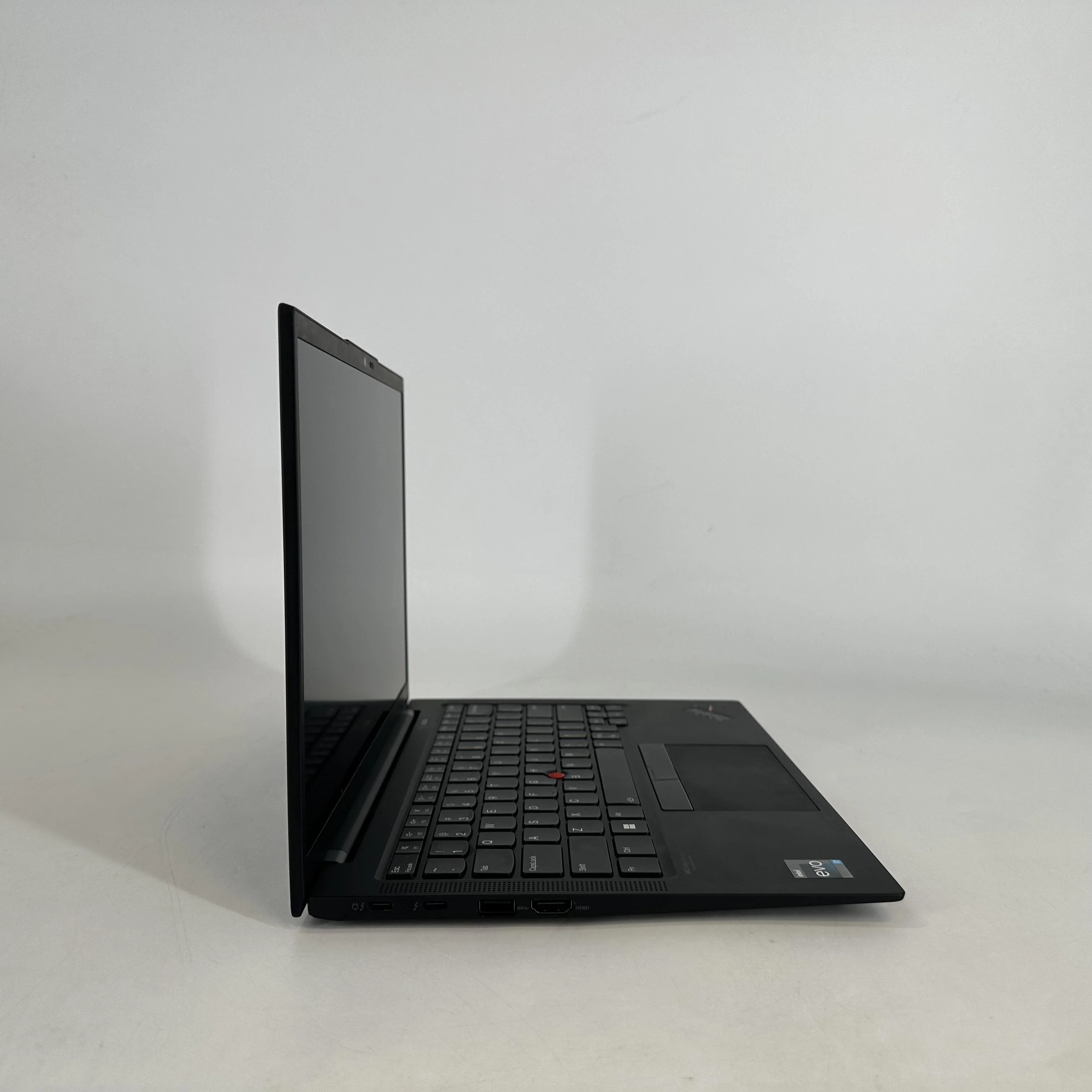 Lenovo ThinkPad X1 Carbon Gen 10 14 Black 2.1 GHz Intel Core i7 12th Gen. 16GB RAM 512GB Solid State Drive - Image 3