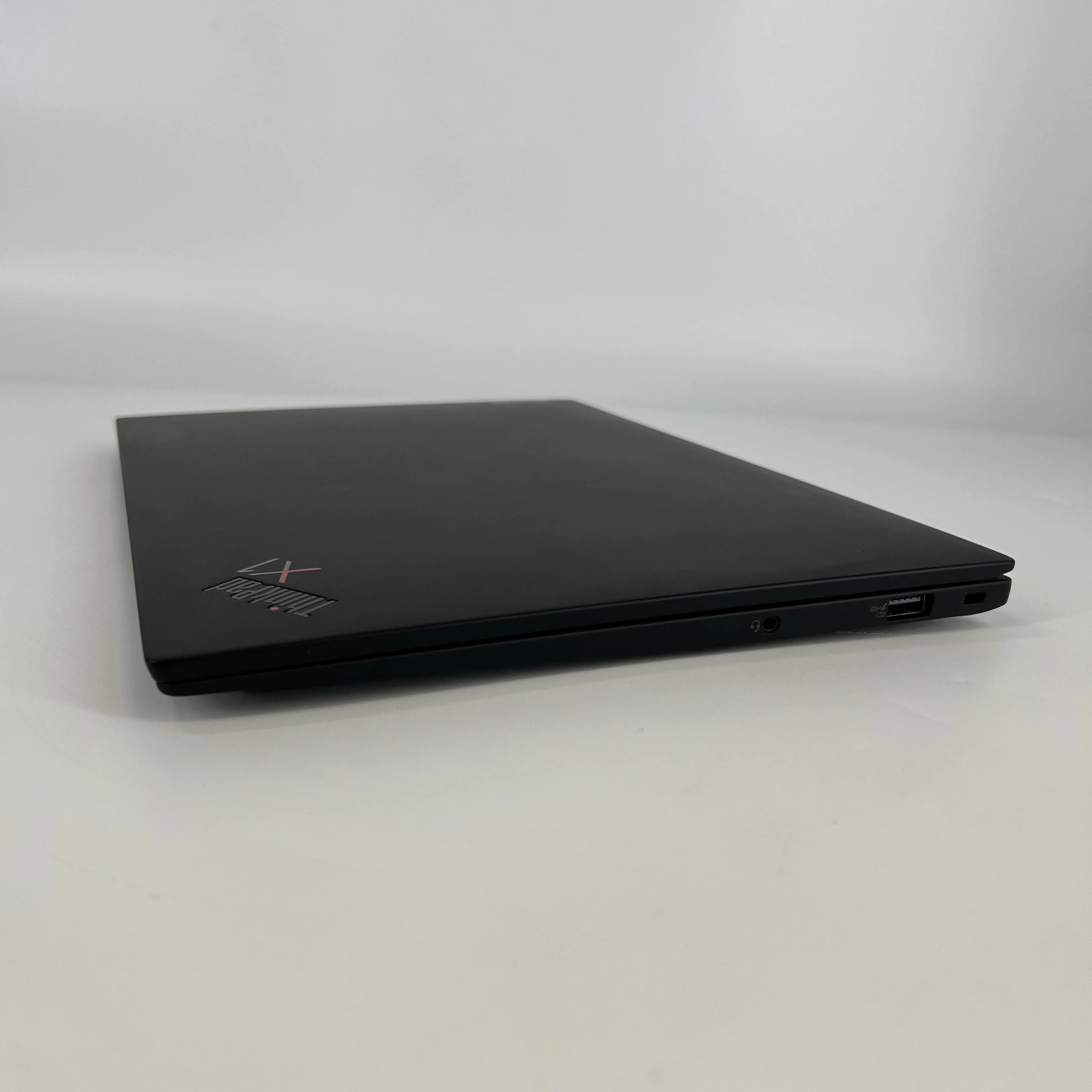 Lenovo ThinkPad X1 Carbon Gen 10 14 Black 2.1 GHz Intel Core i7 12th Gen. 16GB RAM 512GB Solid State Drive - Image 7