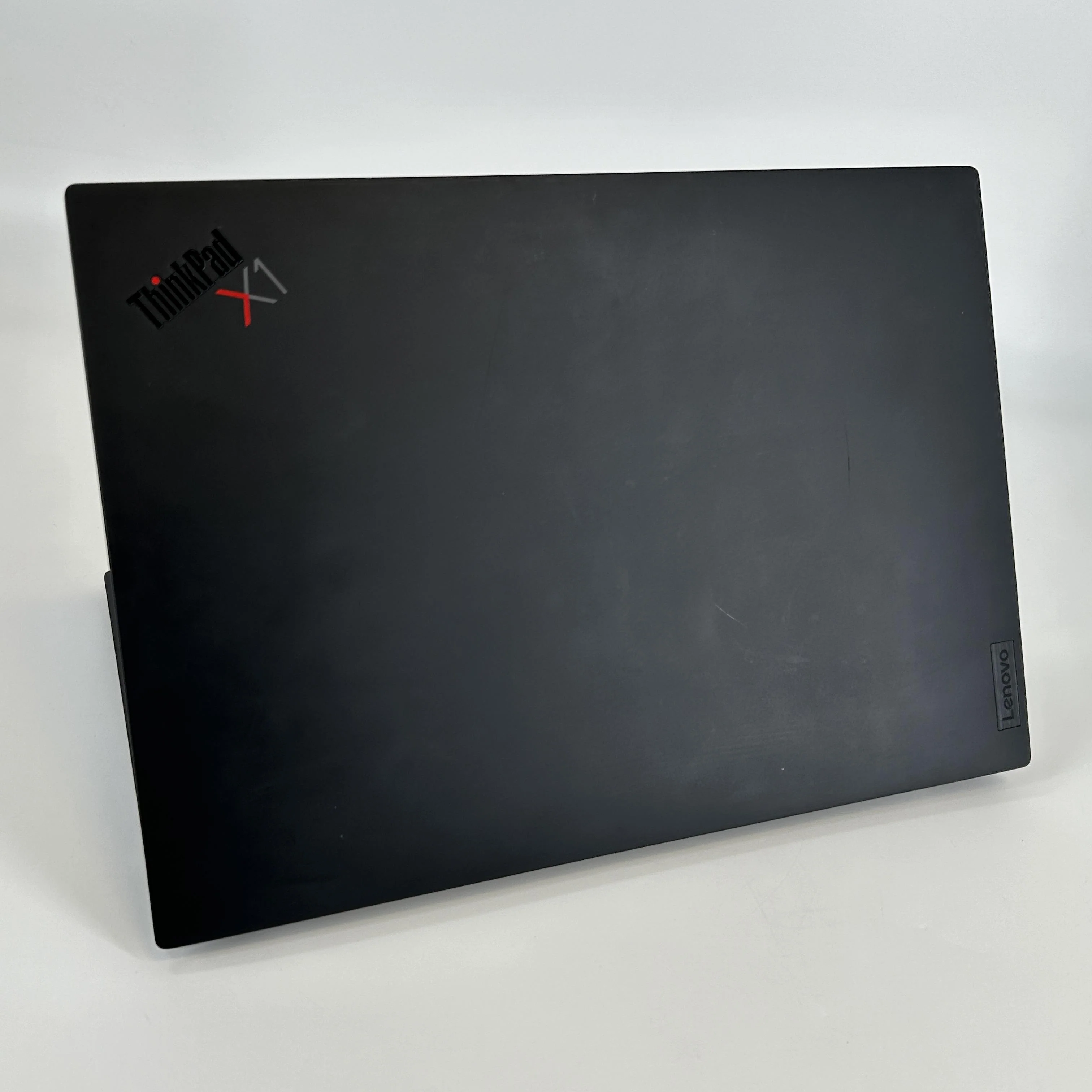 Lenovo ThinkPad X1 Carbon Gen 10 14 Black 2.2 GHz Intel Core i7 12th Gen. 32GB RAM 512GB Solid State Drive - Image 11