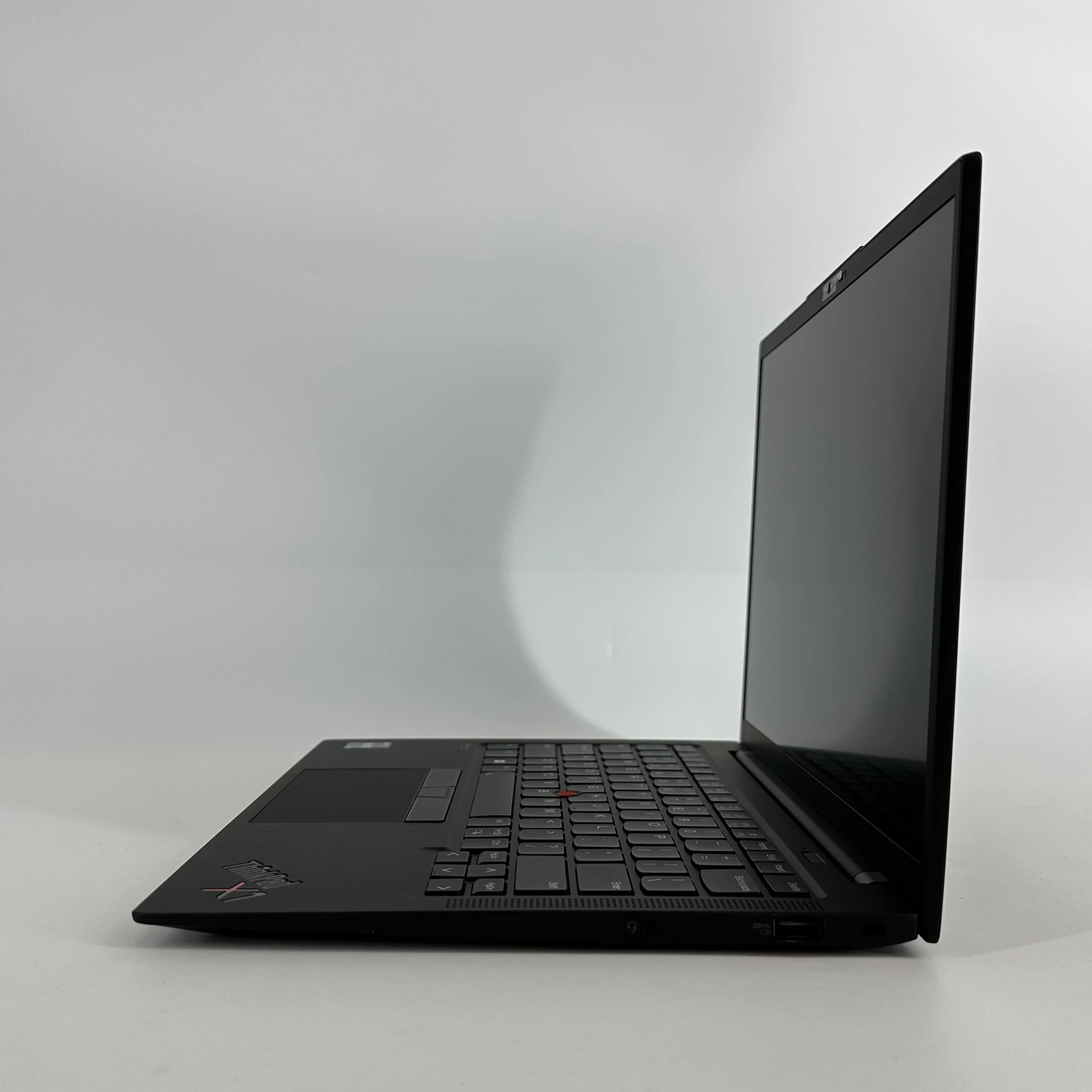 Lenovo ThinkPad X1 Carbon Gen 10 14 Gray 2.1 GHz Intel Core i7 12th Gen. 16GB RAM 512GB Solid State Drive - Image 3
