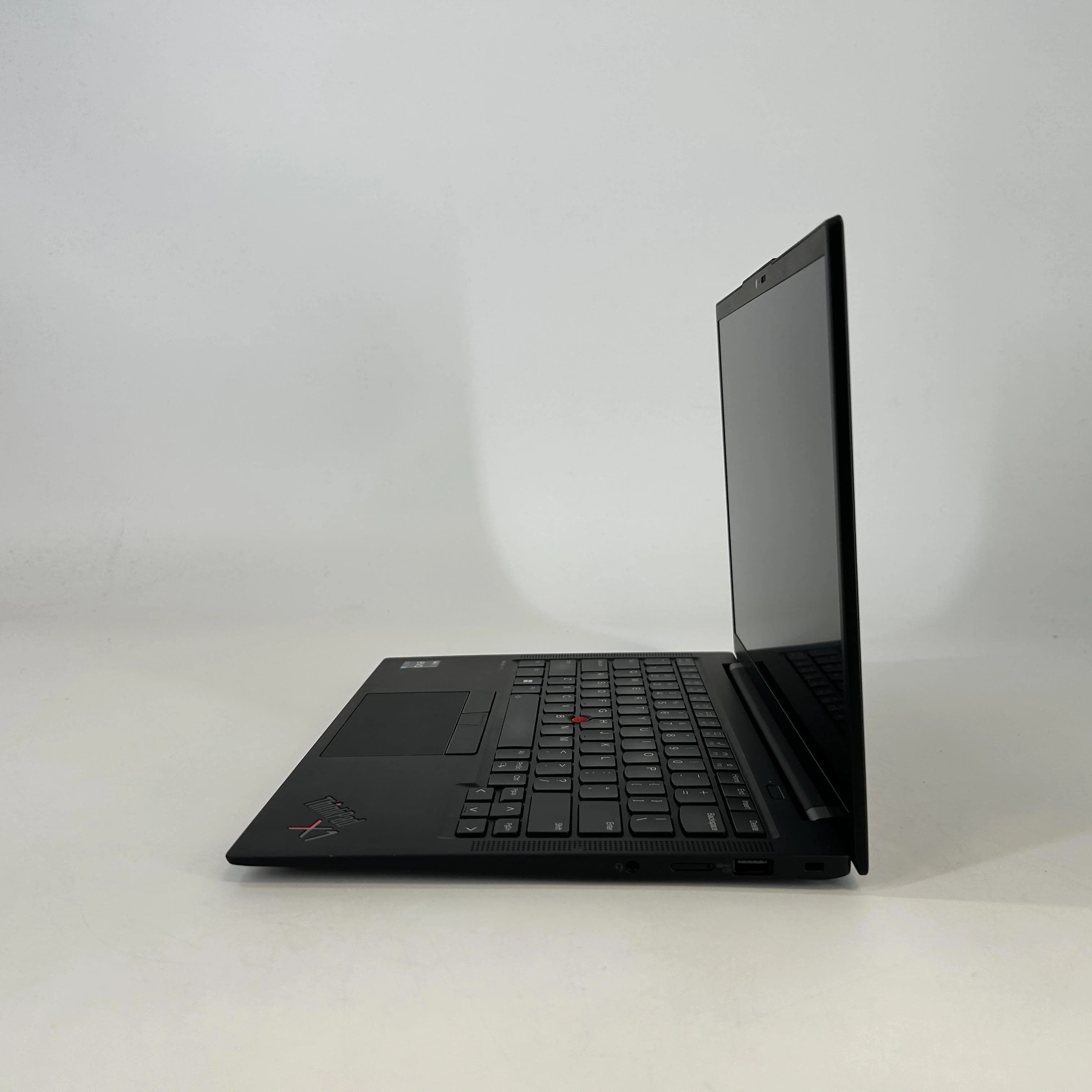 Lenovo ThinkPad X1 Carbon Gen 11 14 Black 1.7 GHz Intel Core i7 13th Gen. 16GB RAM 512GB Solid State Drive - Image 4
