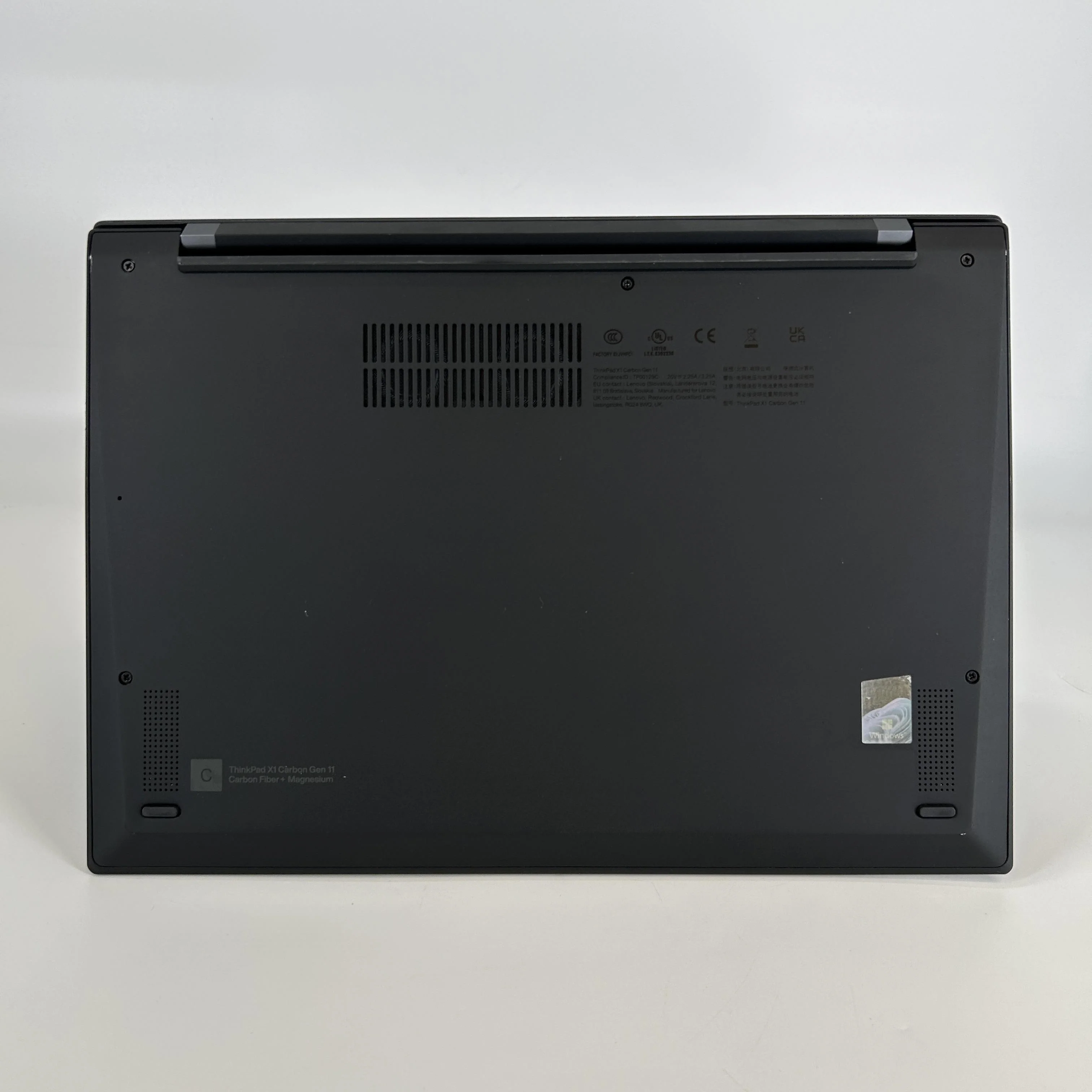 Lenovo ThinkPad X1 Carbon Gen 11 14 Black 1.8 GHz Intel Core i7 13th Gen. 32GB RAM 1TB Solid State Drive - Image 3