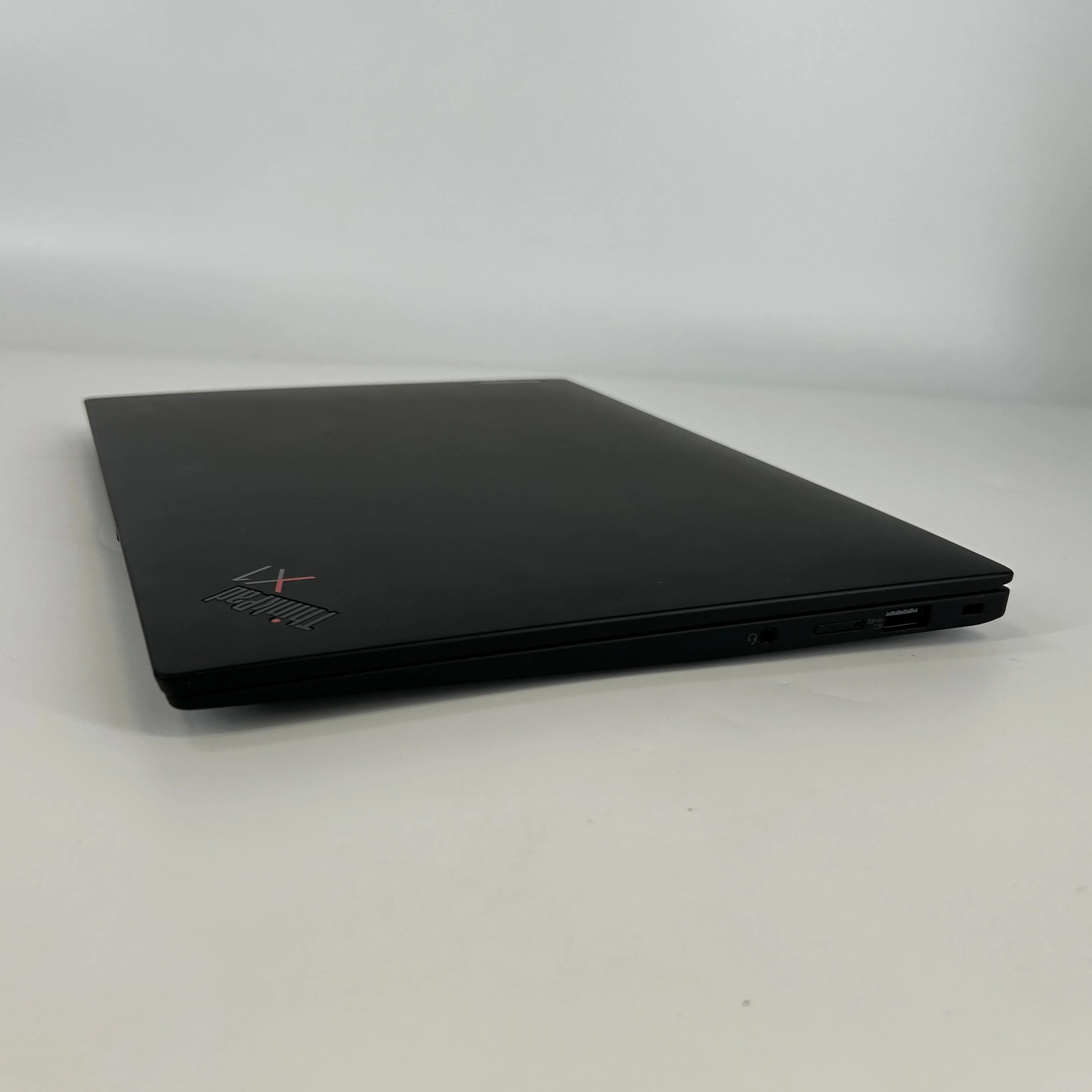 Lenovo ThinkPad X1 Carbon Gen 11 14 Black 1.9 GHz Intel Core i7 13th Gen. 64GB RAM 2TB Solid State Drive - Image 9