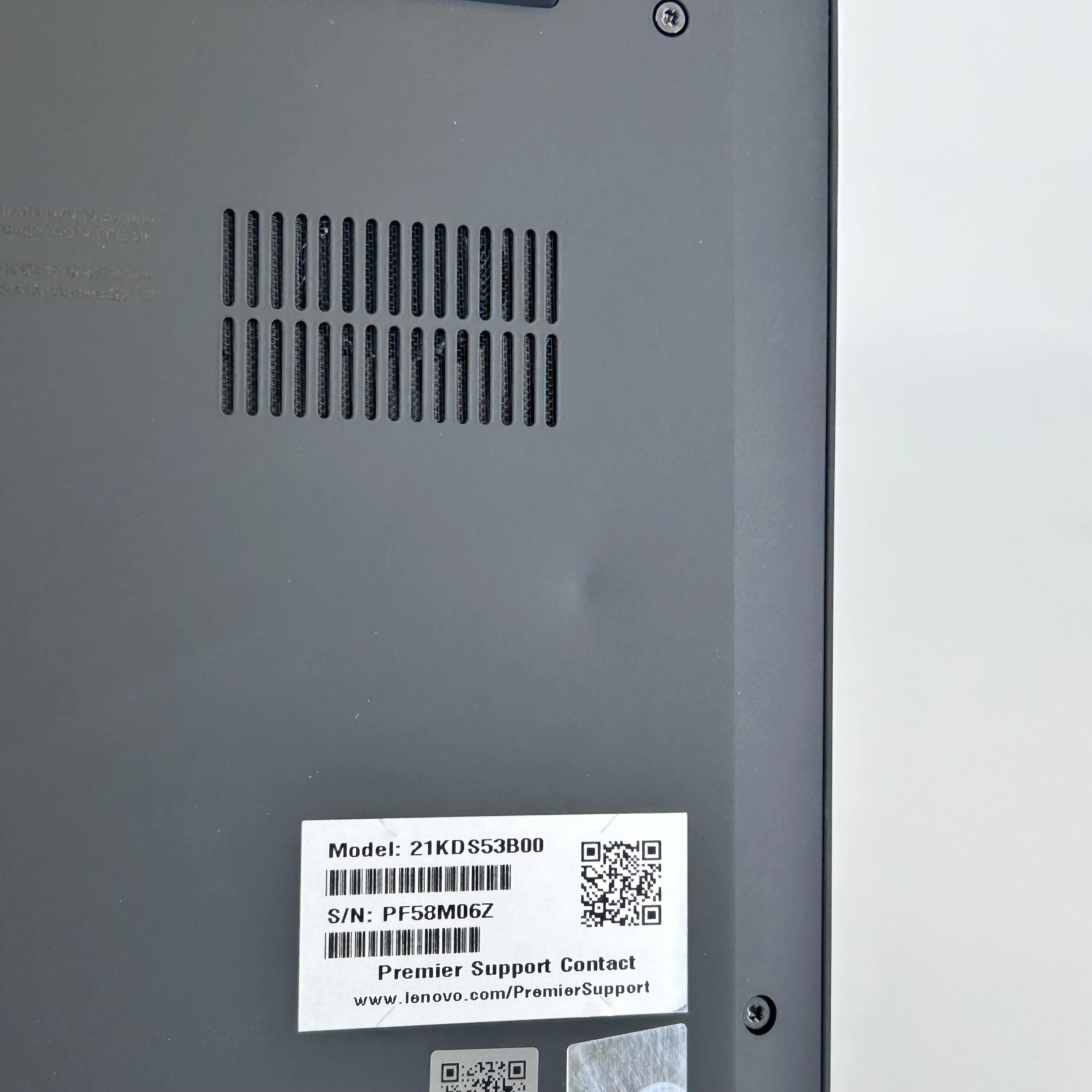 Lenovo ThinkPad X1 Carbon Gen 12 14 Black 1.7 GHz Intel Core Ultra 7 32GB RAM 1TB Solid State Drive - Image 11