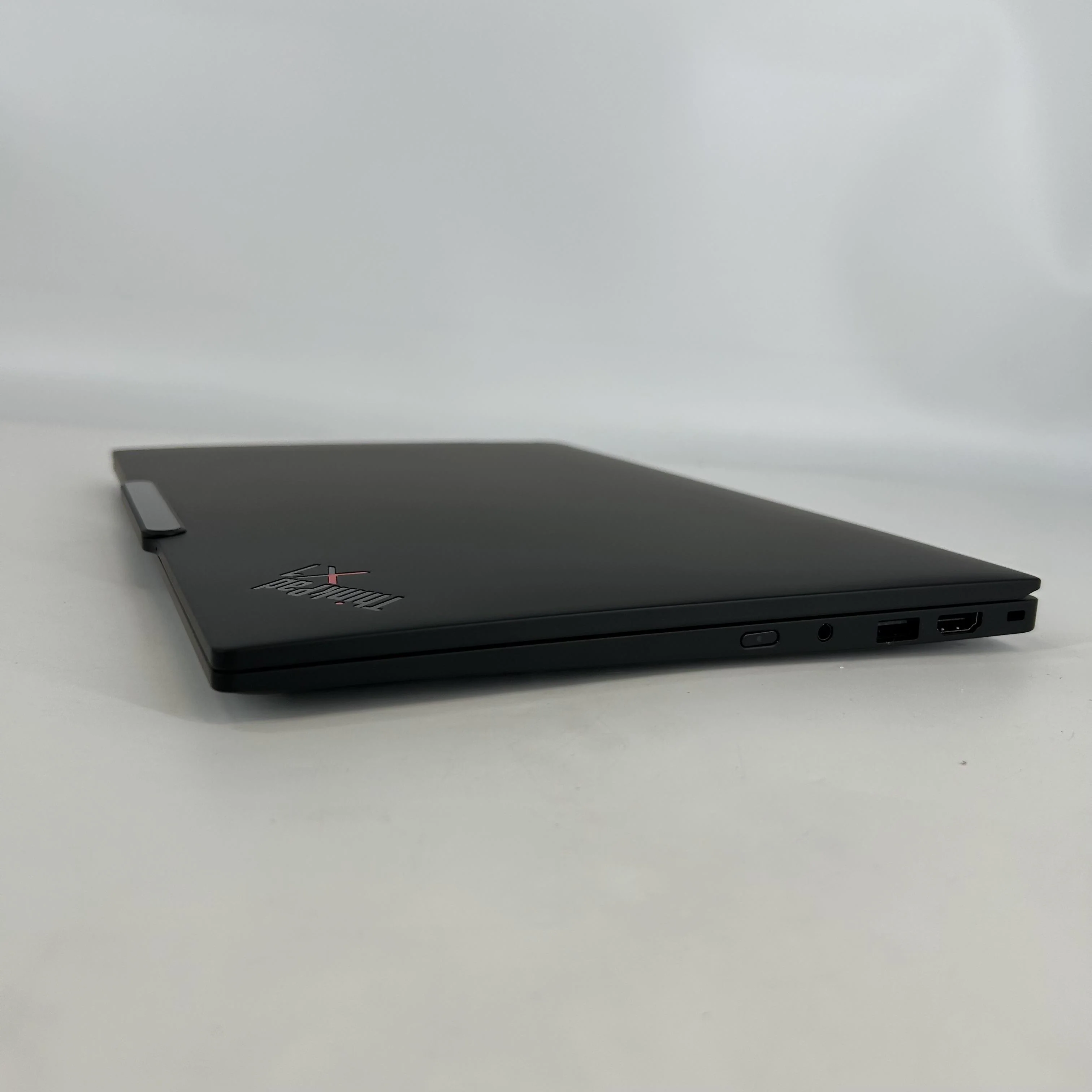 Lenovo ThinkPad X1 Carbon Gen 13 14 Black 2.0 GHz Intel Core Ultra 7 Series 2 32GB RAM 1TB Solid State Drive - Image 9