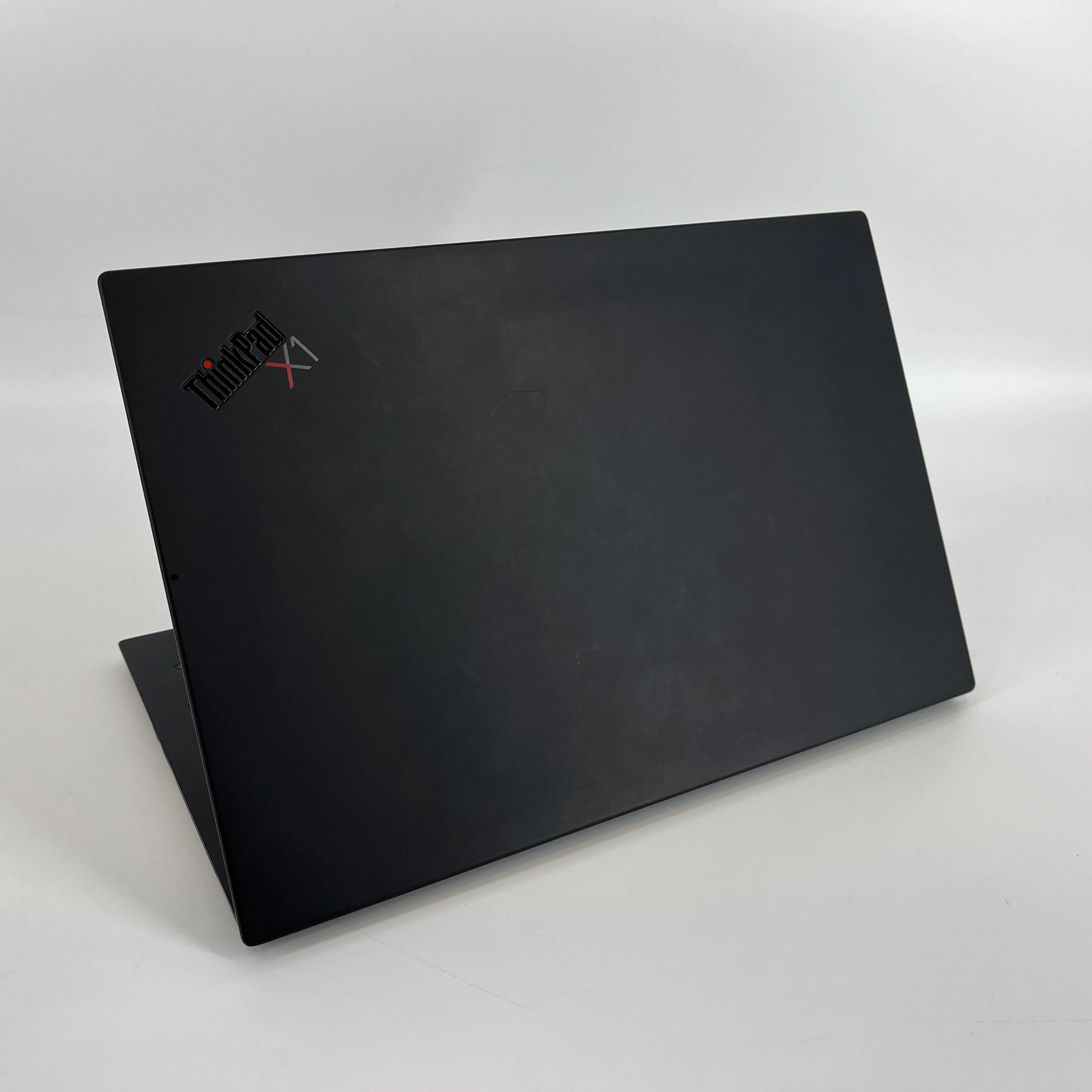 Lenovo ThinkPad X1 Carbon Gen 7 14 Black 1.1 GHz Intel Core i7 10th Gen. 16GB RAM 512GB Solid State Drive - Image 8