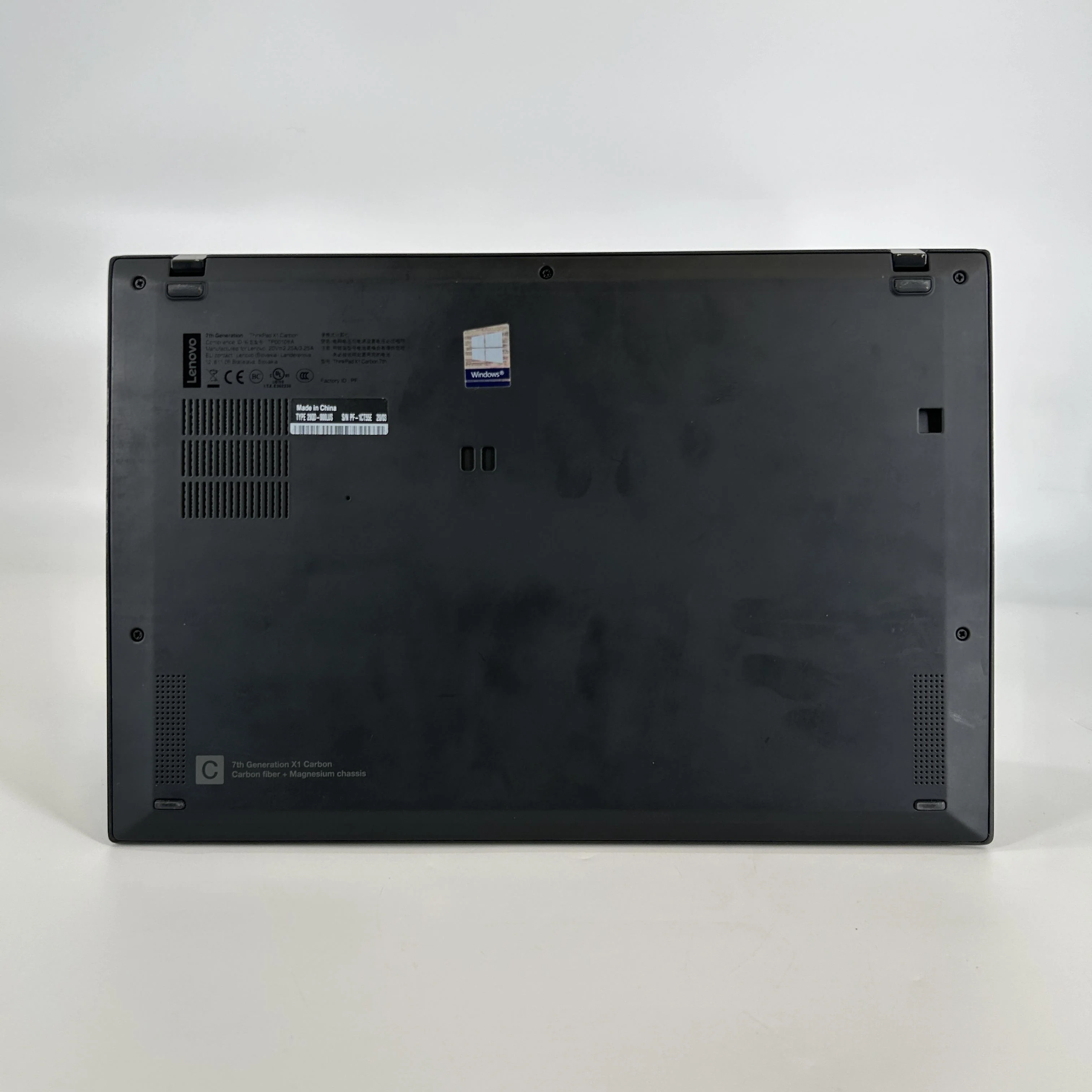 Lenovo ThinkPad X1 Carbon Gen 7 14 Black 1.9 GHz Intel Core i7 8th Gen. 16GB RAM 512GB Solid State Drive - Image 5