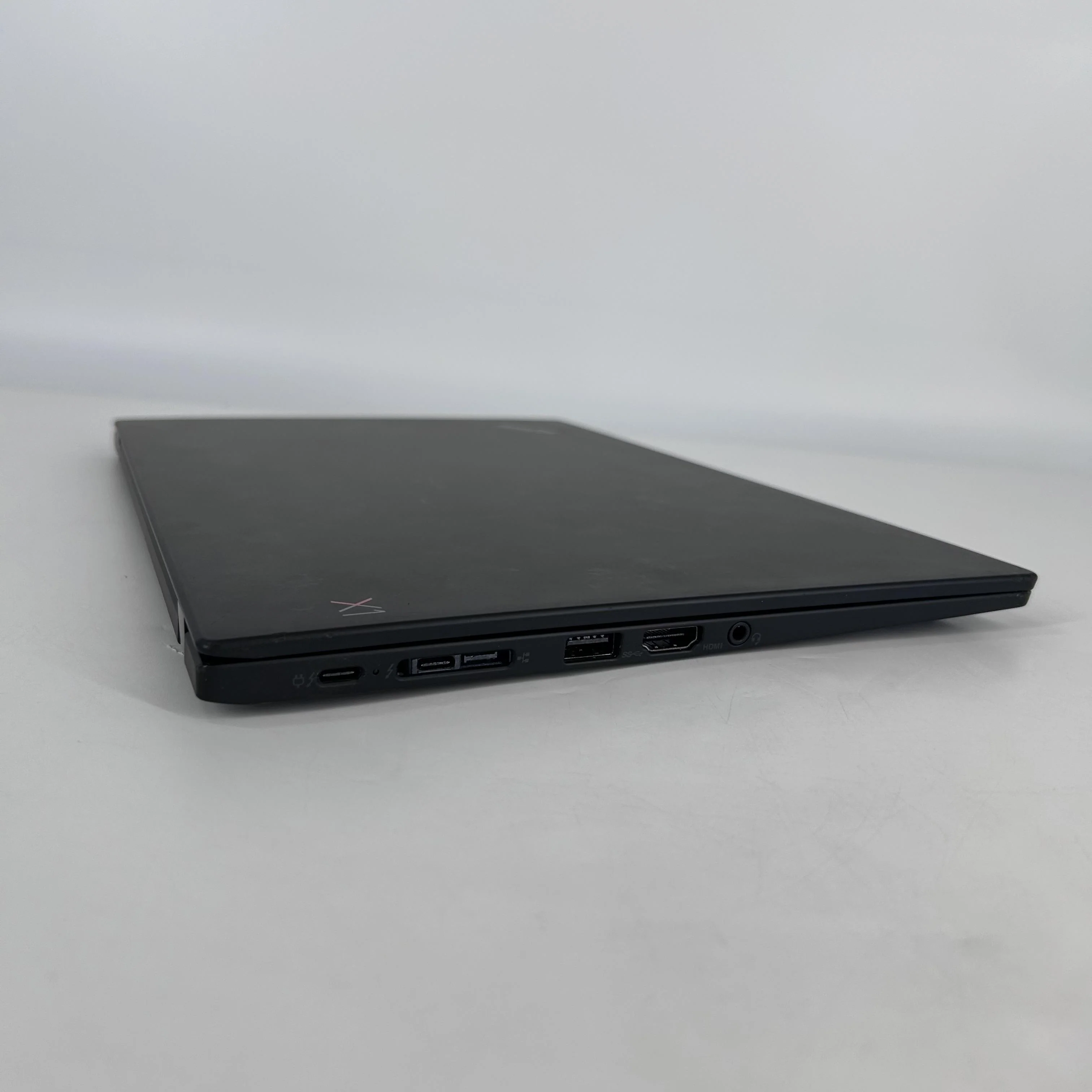 Lenovo ThinkPad X1 Carbon Gen 7 14 Black 1.9 GHz Intel Core i7 8th Gen. 16GB RAM 512GB Solid State Drive - Image 9