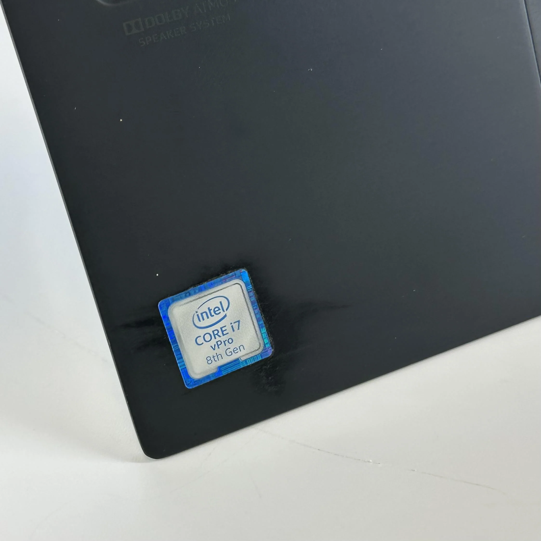 Lenovo ThinkPad X1 Carbon Gen 7 14 Black 1.9 GHz Intel Core i7 8th Gen. 16GB RAM 512GB Solid State Drive - Image 5