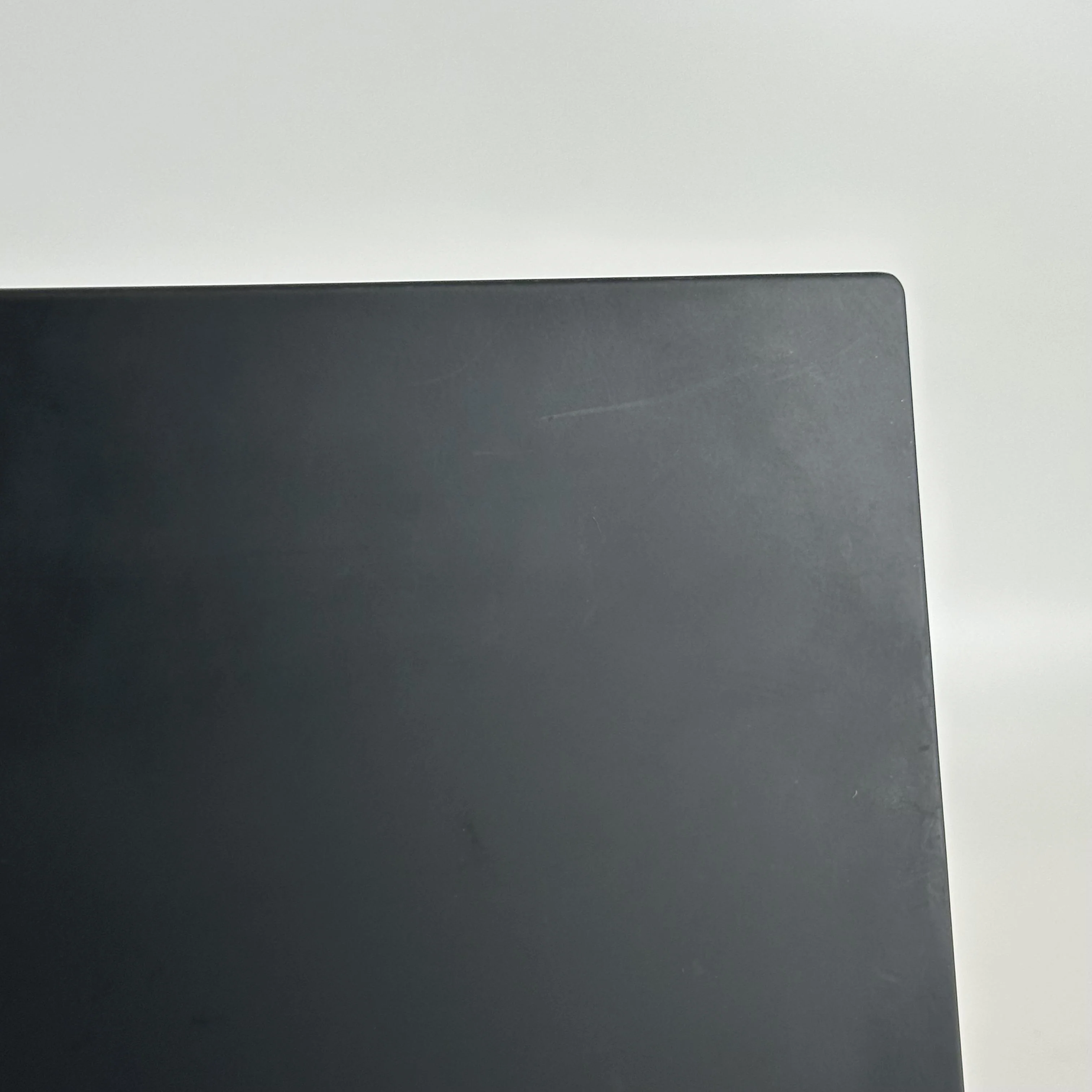 Lenovo ThinkPad X1 Carbon Gen 7 14 Black 1.9 GHz Intel Core i7 8th Gen. 16GB RAM 512GB Solid State Drive - Image 9