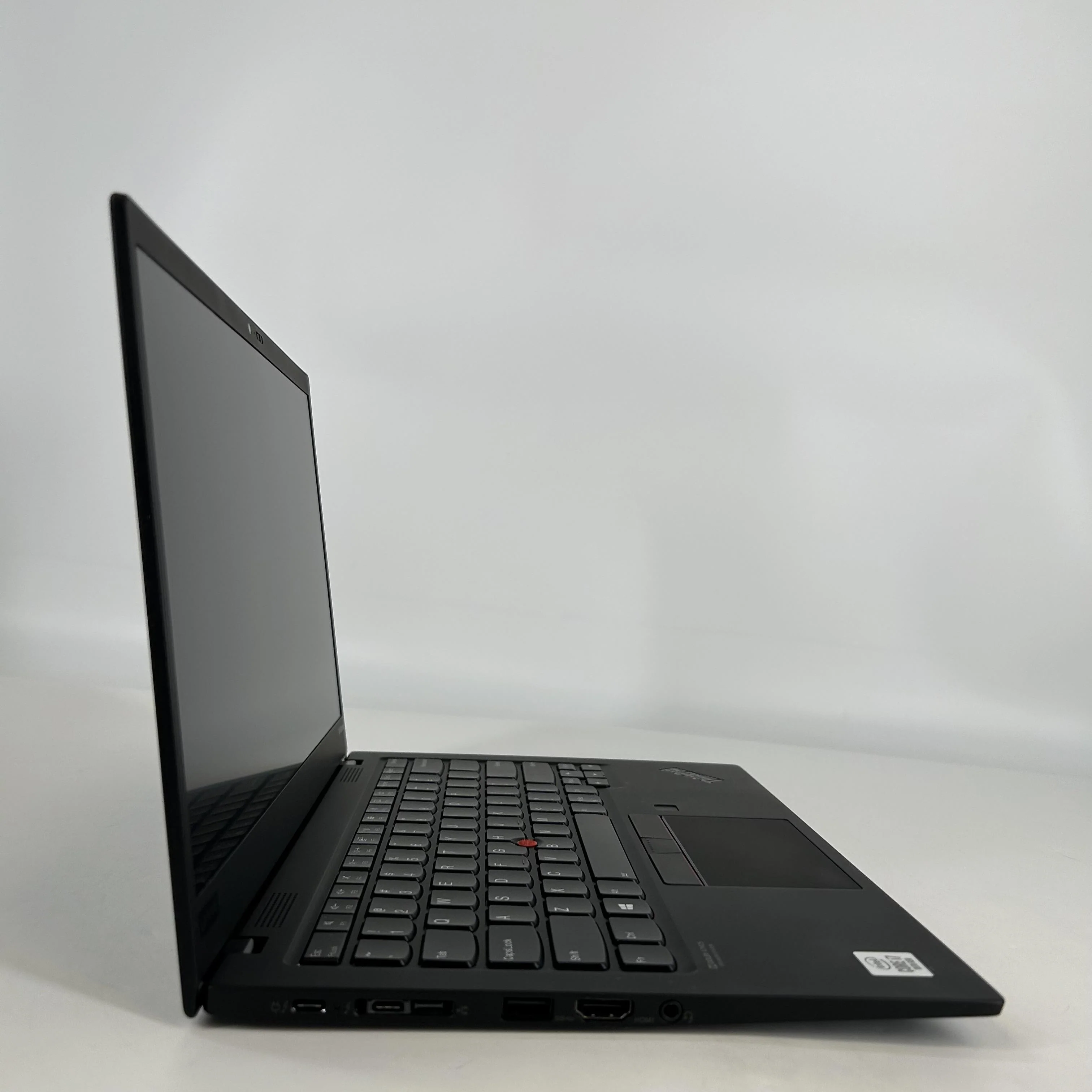 Lenovo ThinkPad X1 Carbon Gen 7 14 Gray 1.1 GHz Intel Core i7 10th Gen. 16GB RAM 256GB Solid State Drive - Image 3
