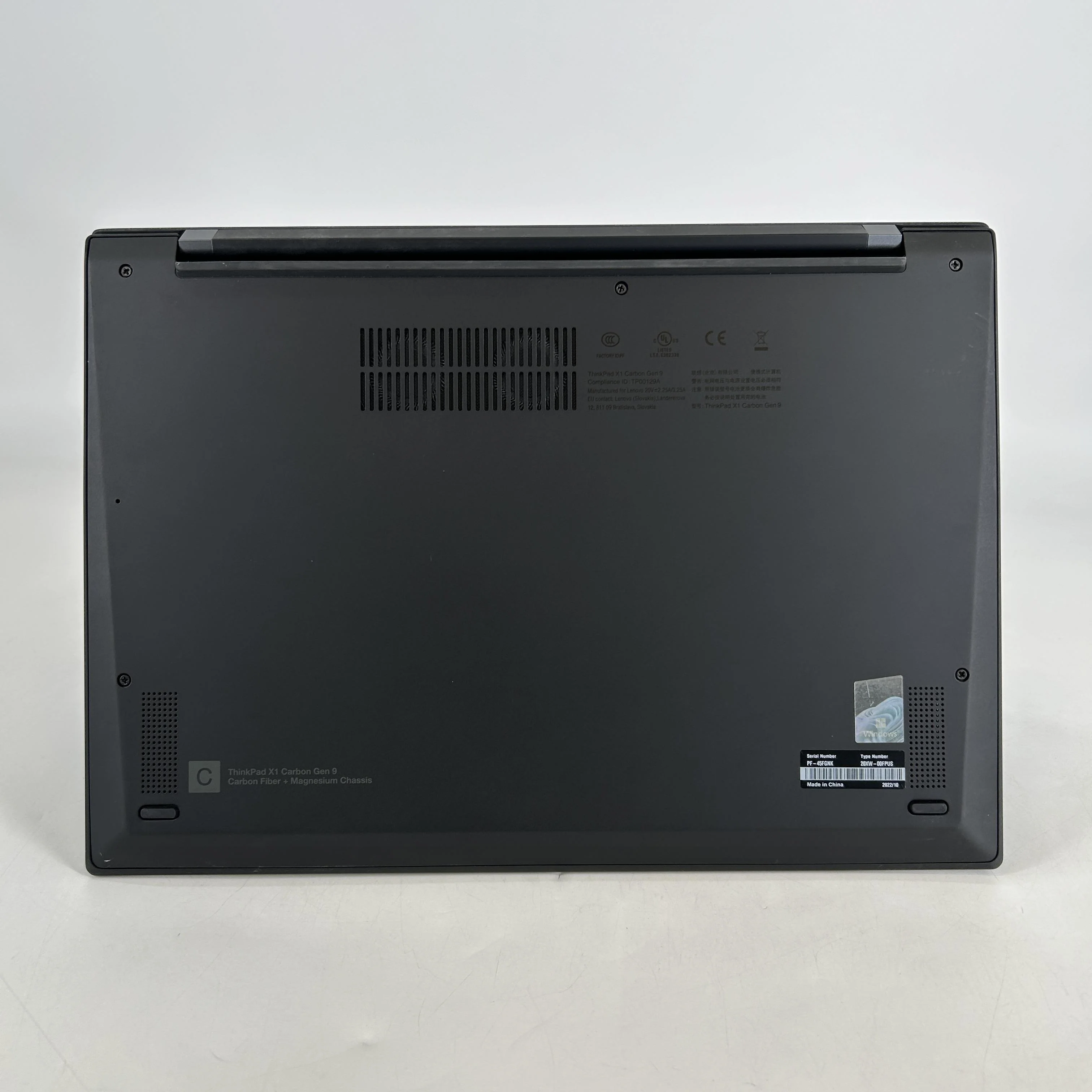 Lenovo ThinkPad X1 Carbon Gen 9 14 Black 2.4 GHz Intel Core i5 11th Gen. 16GB RAM 1TB Solid State Drive - Image 3