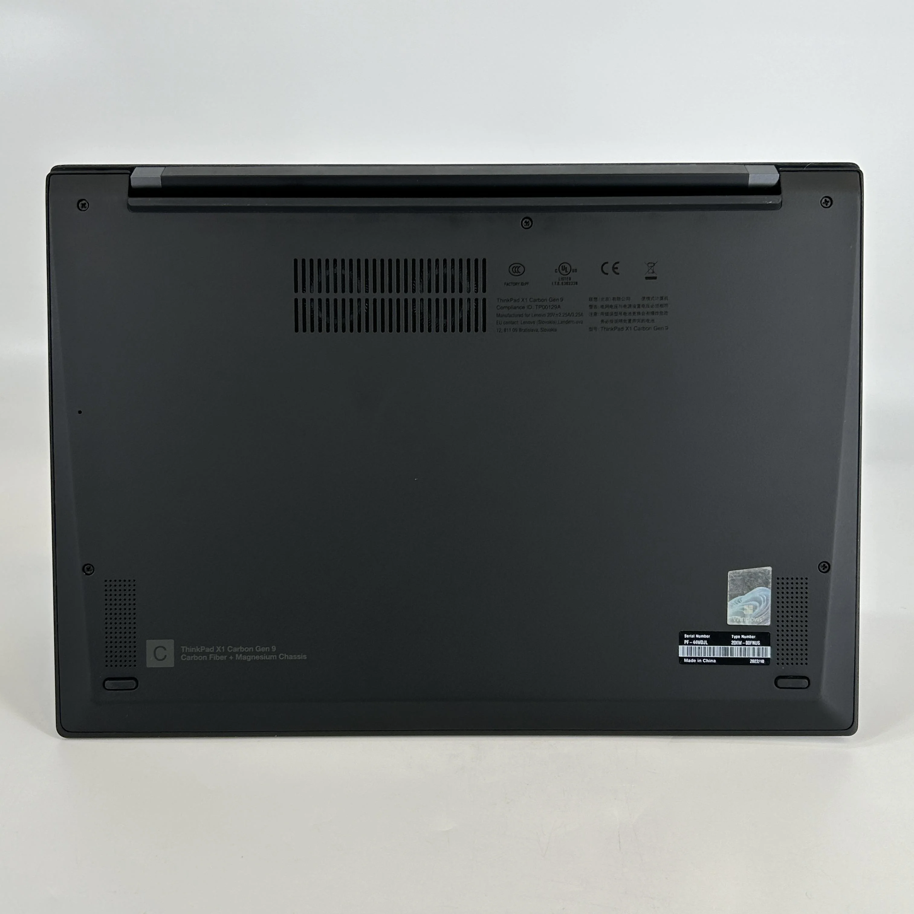 Lenovo ThinkPad X1 Carbon Gen 9 14 Black 2.4 GHz Intel Core i5 11th Gen. 8GB RAM 256GB Solid State Drive - Image 5