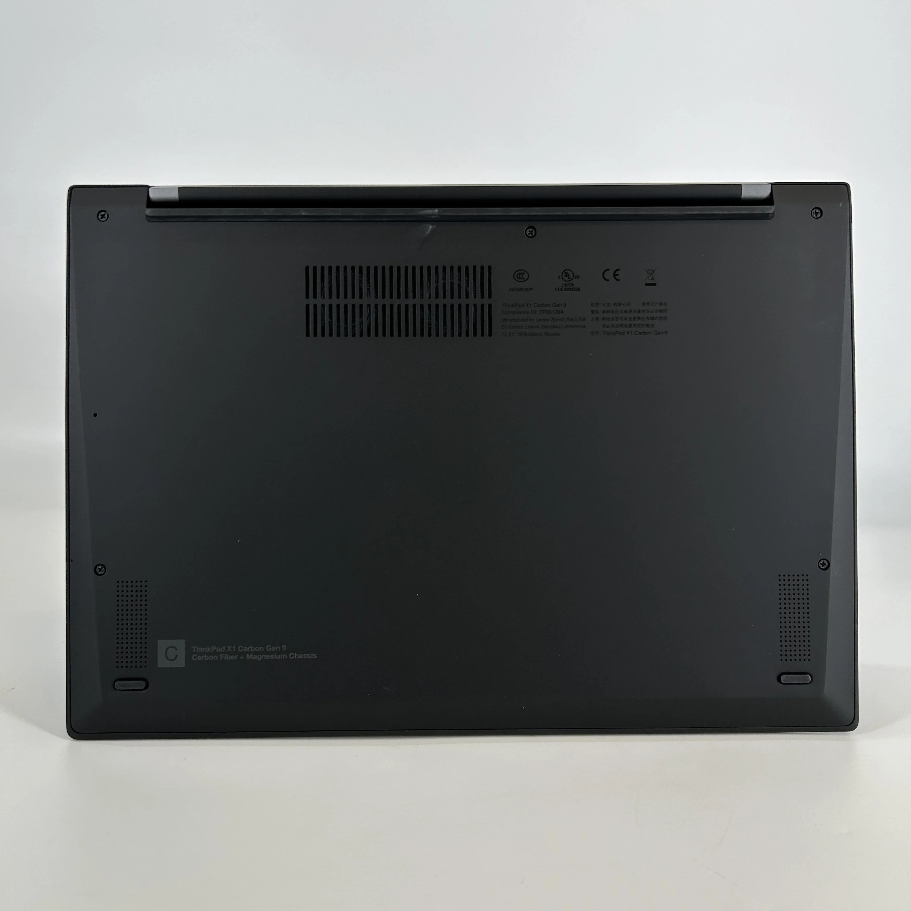 Lenovo ThinkPad X1 Carbon Gen 9 14 Black 3.0 GHz Intel Core i7 11th Gen. 32GB RAM 2TB Solid State Drive - Image 2