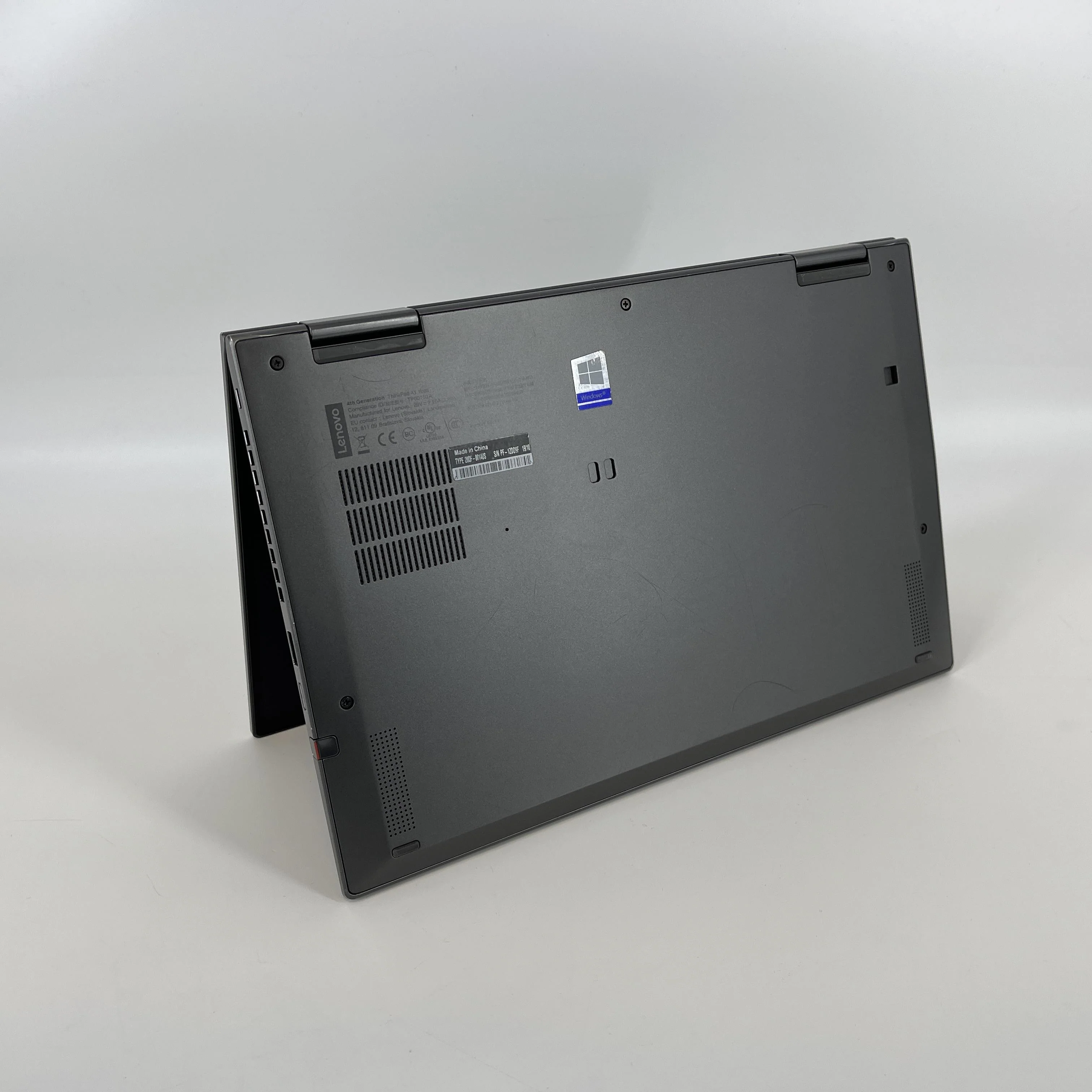 Lenovo ThinkPad X1 Yoga Gen 4 14 Gray 1.6 GHz Intel Core i5 8th Gen. 16GB RAM 512GB Solid State Drive - Image 5