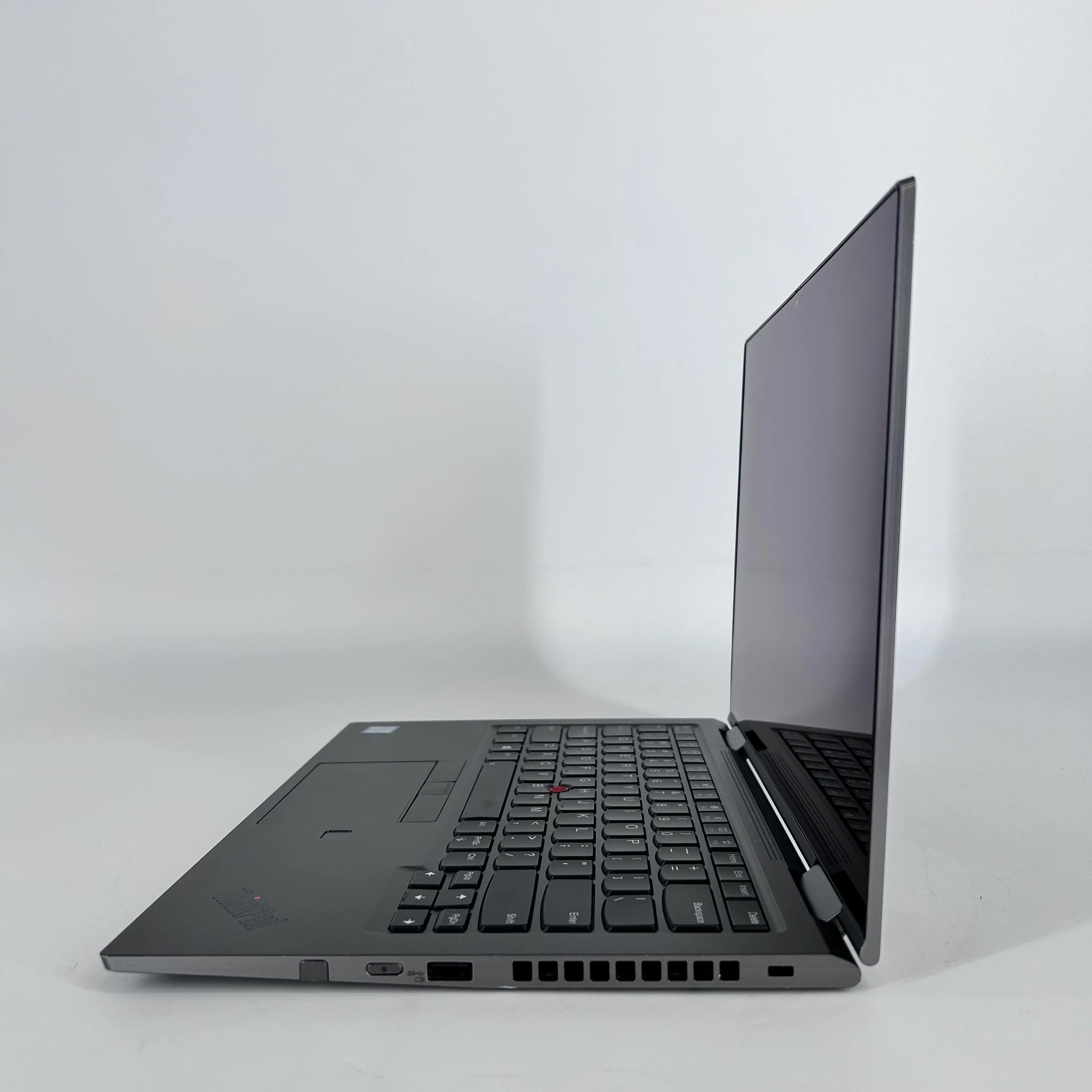 Lenovo ThinkPad X1 Yoga Gen 4 14 Gray 1.9 GHz Intel Core i7 8th Gen. 16GB RAM 256GB Solid State Drive - Image 15