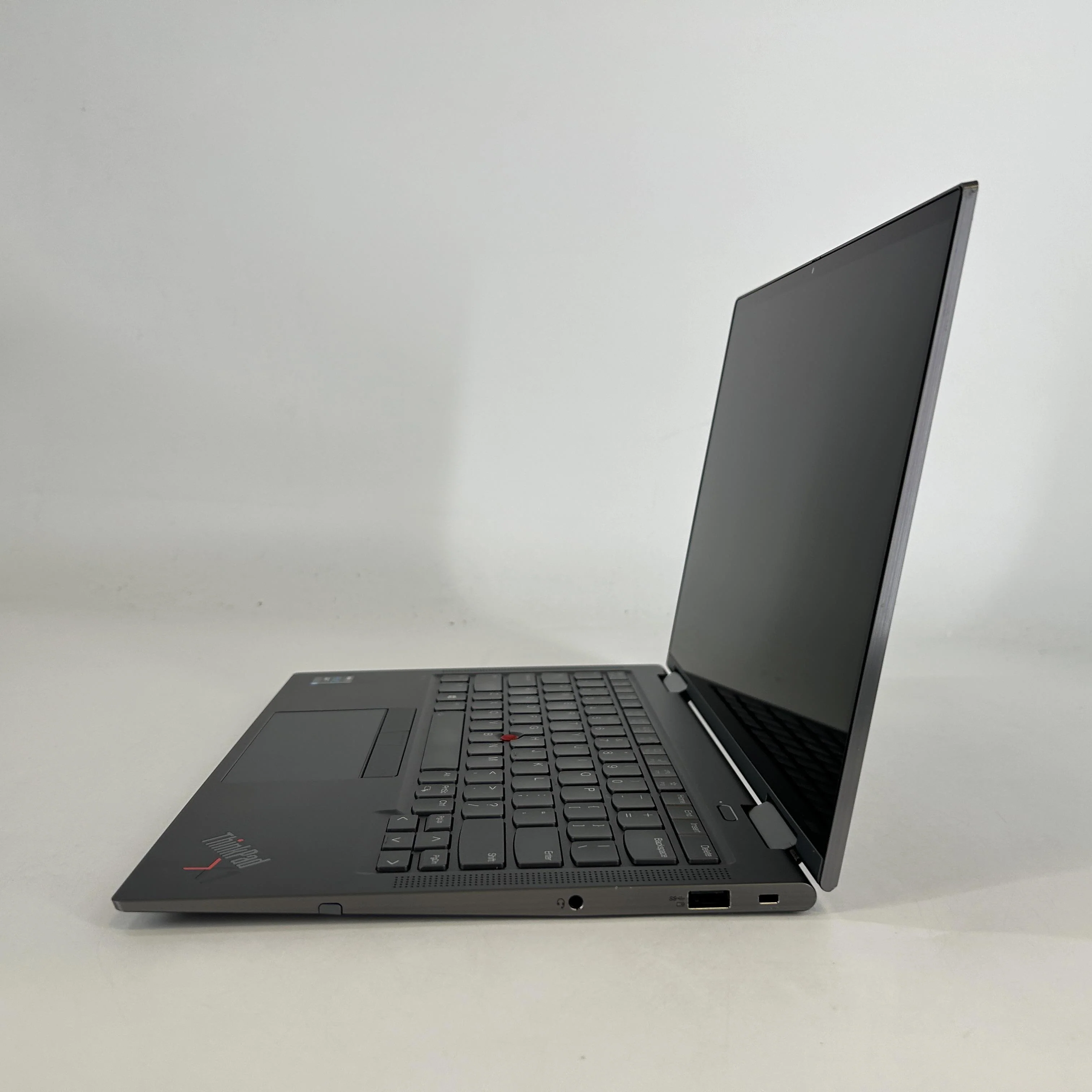 Lenovo ThinkPad X1 Yoga Gen 6 14 Gray 2.4 GHz Intel Core i5 11th Gen. 16GB RAM 512GB Solid State Drive - Image 4