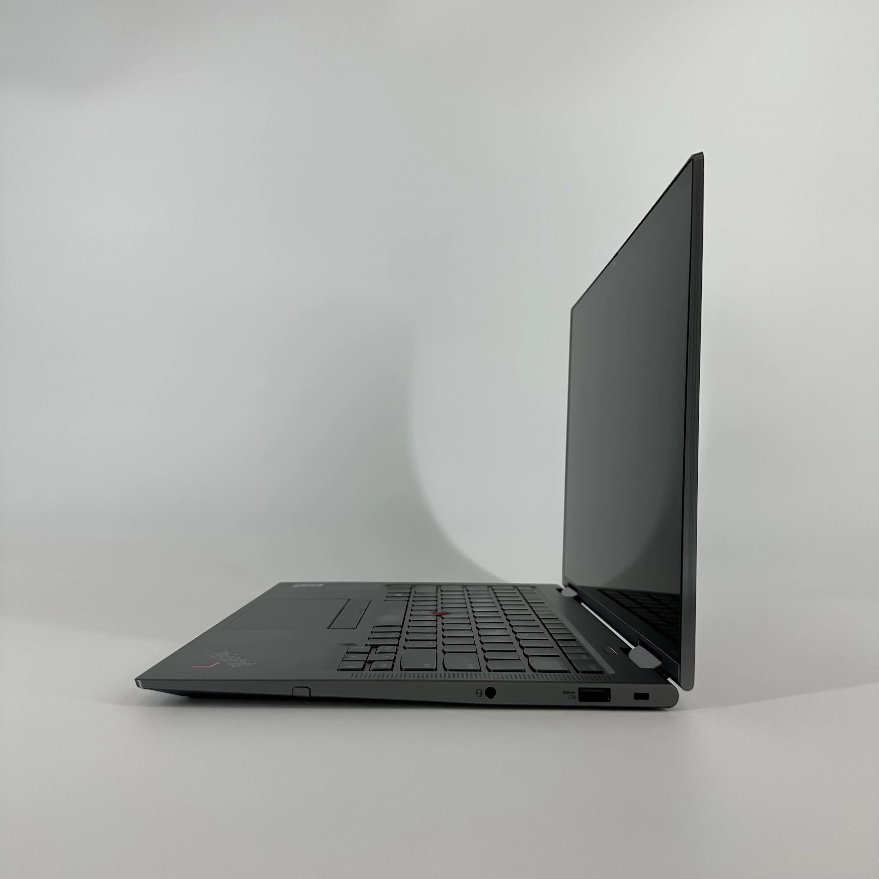 Lenovo ThinkPad X1 Yoga Gen 6 14 Gray 3.0 GHz Intel Core i7 11th Gen. 16GB RAM 512GB Solid State Drive - Image 5