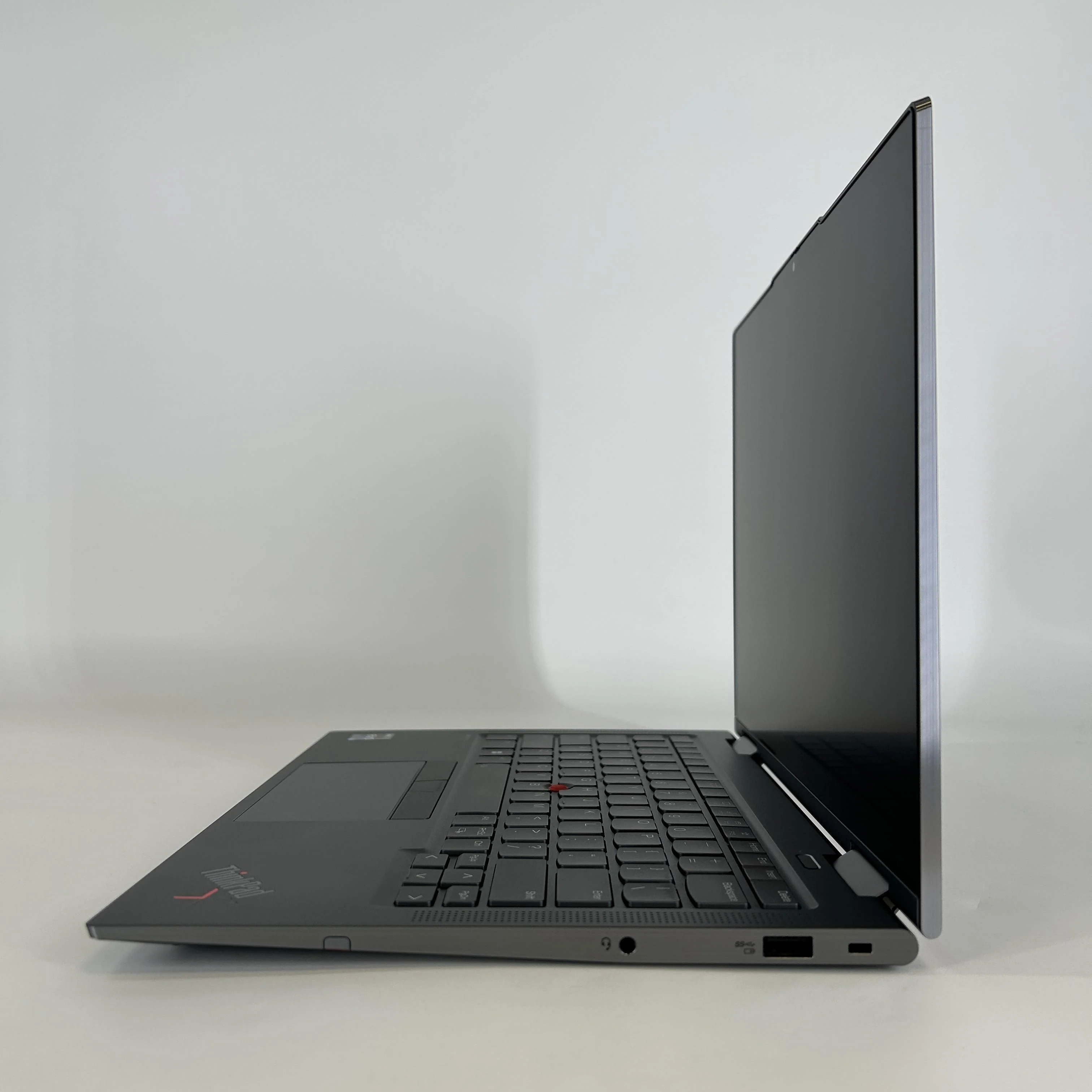 Lenovo ThinkPad X1 Yoga Gen 7 14 Gray 1.3 GHz Intel Core i5 12th Gen. 8GB RAM 256GB Solid State Drive - Image 4