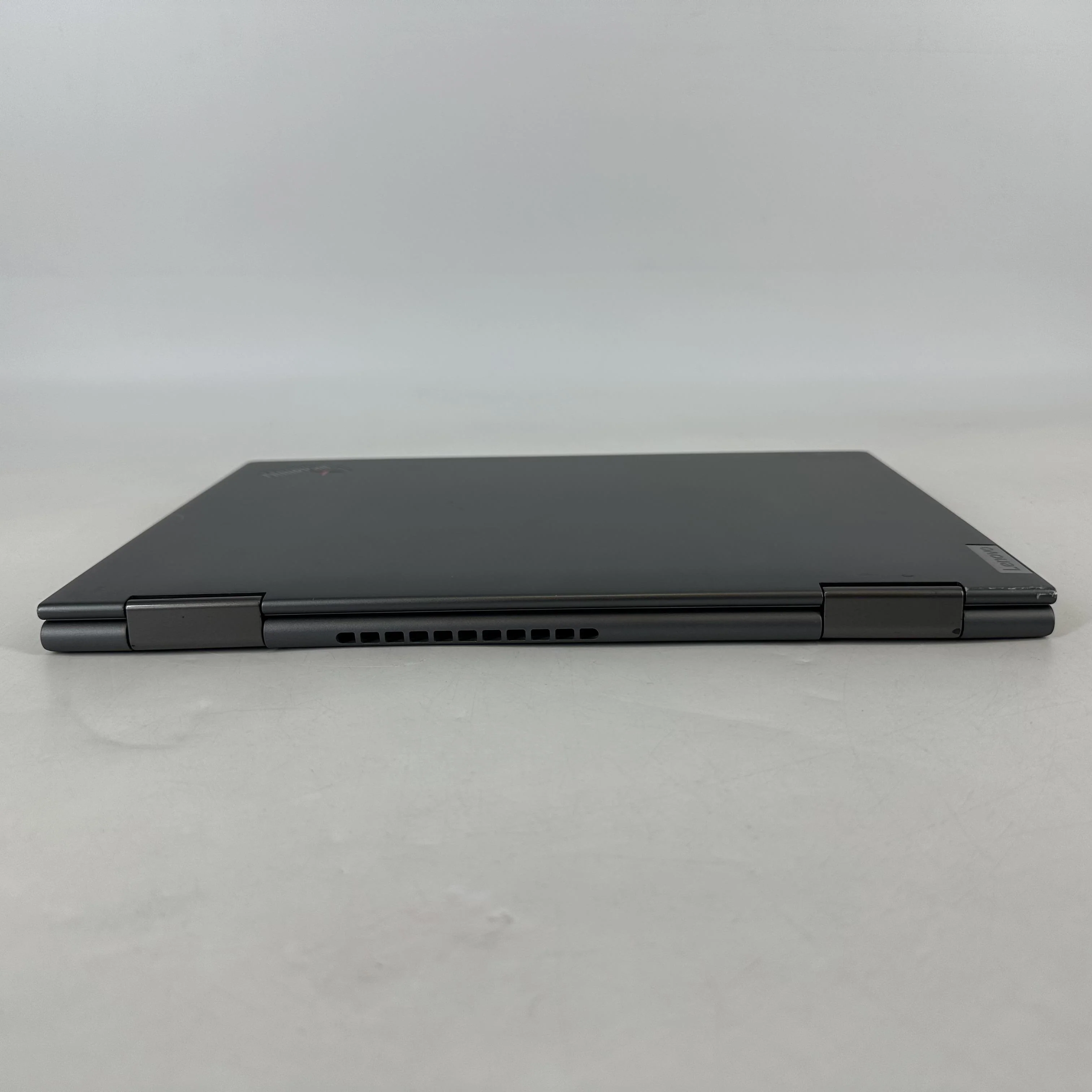 Lenovo ThinkPad X1 Yoga Gen 7 14 Gray 2.2 GHz Intel Core i7 12th Gen. 32GB RAM 512GB Solid State Drive - Image 7
