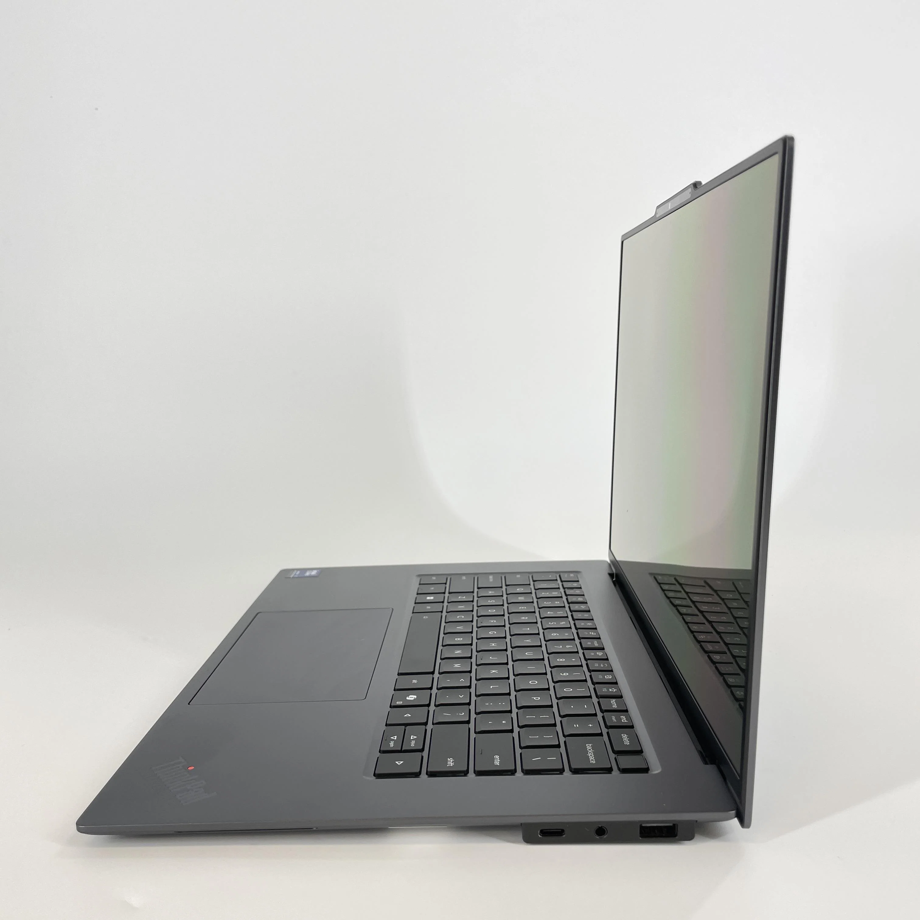 Lenovo ThinkPad X9 15 Gray 2.1 GHz Intel Core Ultra 7 Series 2 32GB RAM 1TB Solid State Drive - Image 4