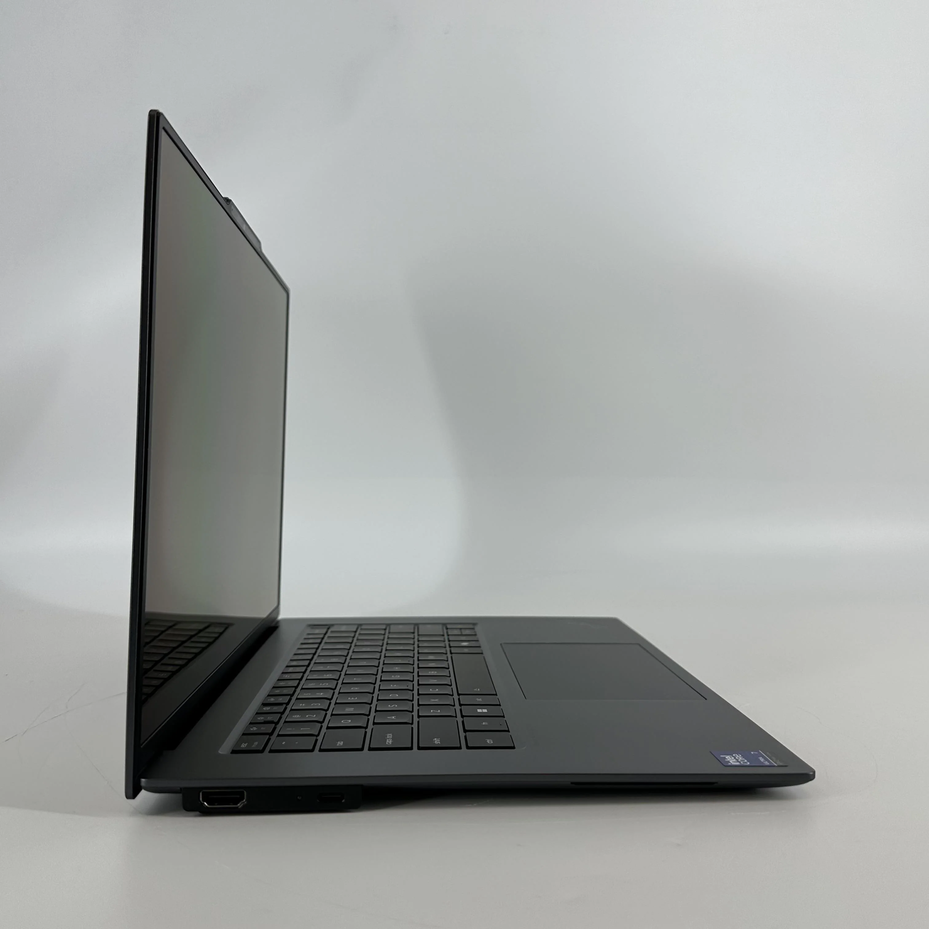 Lenovo ThinkPad X9 15 Gray 2.2 GHz Intel Core Ultra 7 Series 2 32GB RAM 1TB Solid State Drive - Image 3
