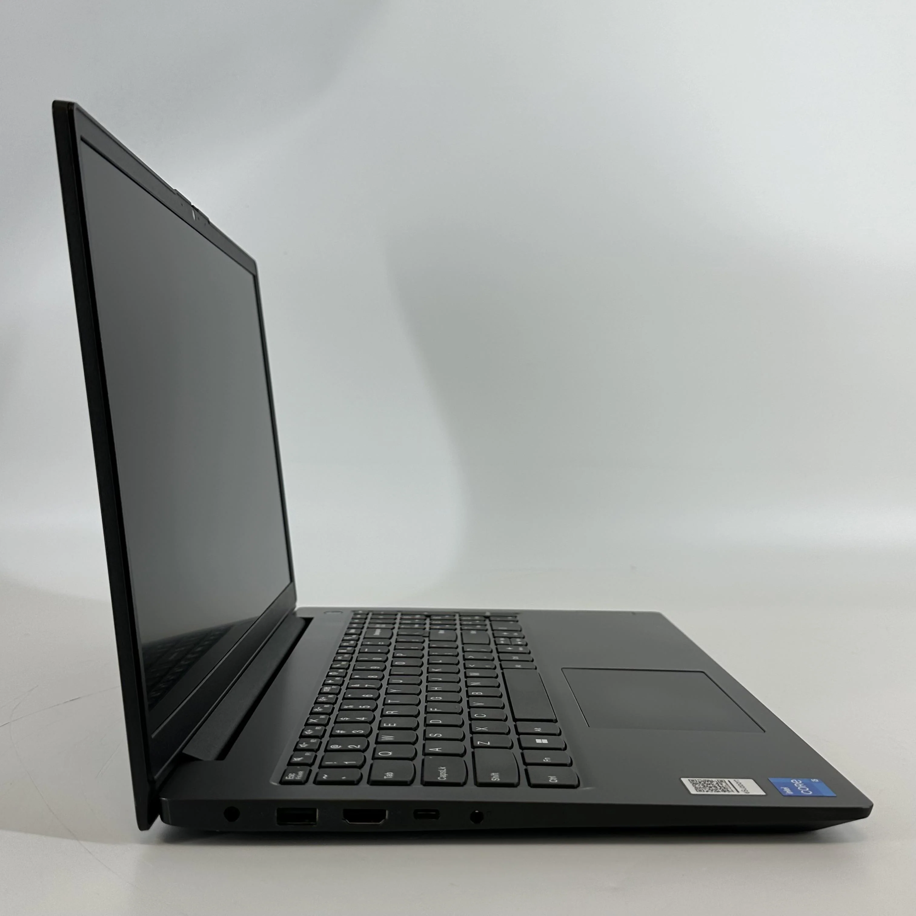 Lenovo V15 G3 15.6 Gray 1.3 GHz Intel Core i5 12th Gen. 16GB RAM 1TB Solid State Drive - Image 3