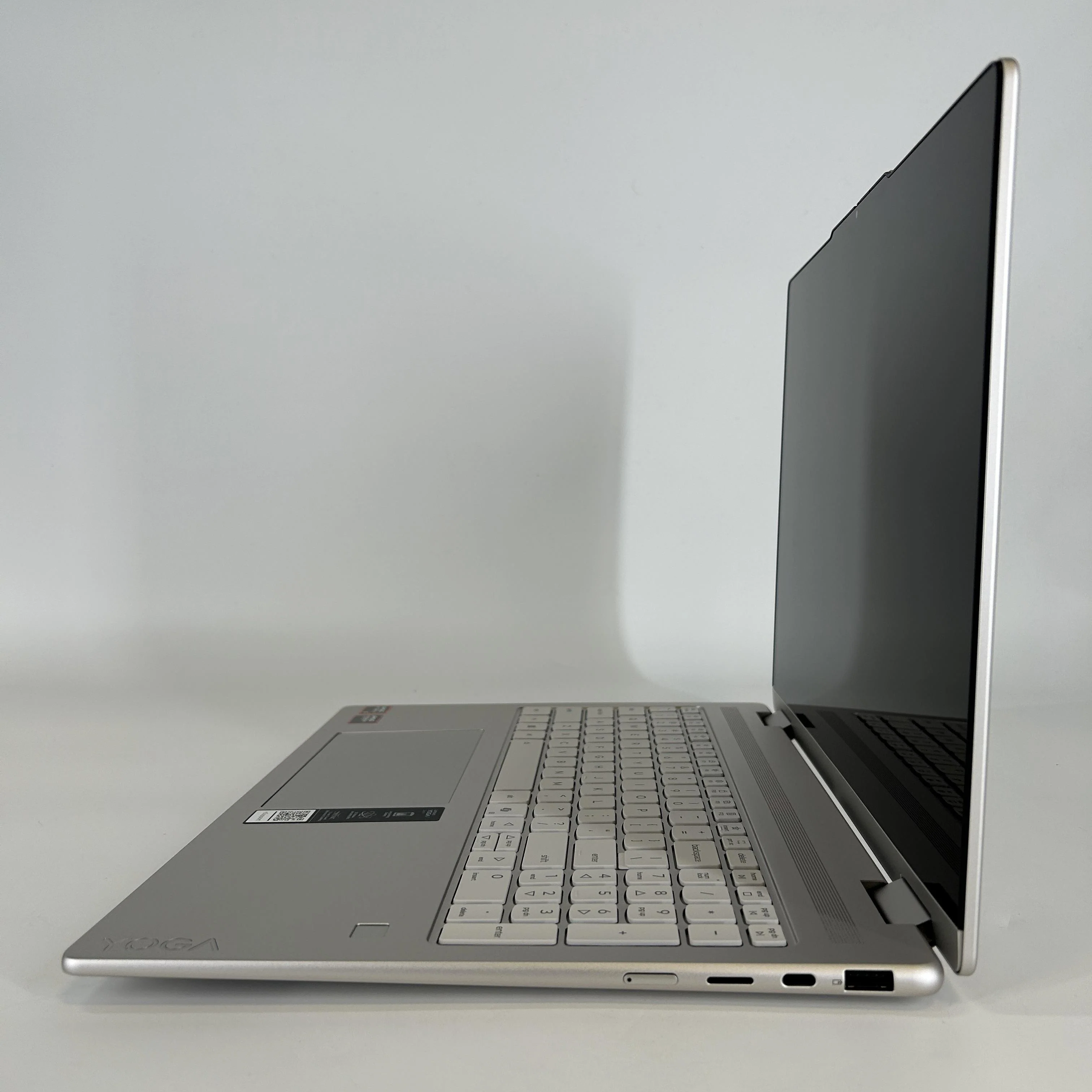 Lenovo Yoga 7 16 Silver 2.0 GHz AMD Ryzen AI 5 340 16GB RAM 512GB Solid State Drive - Image 4