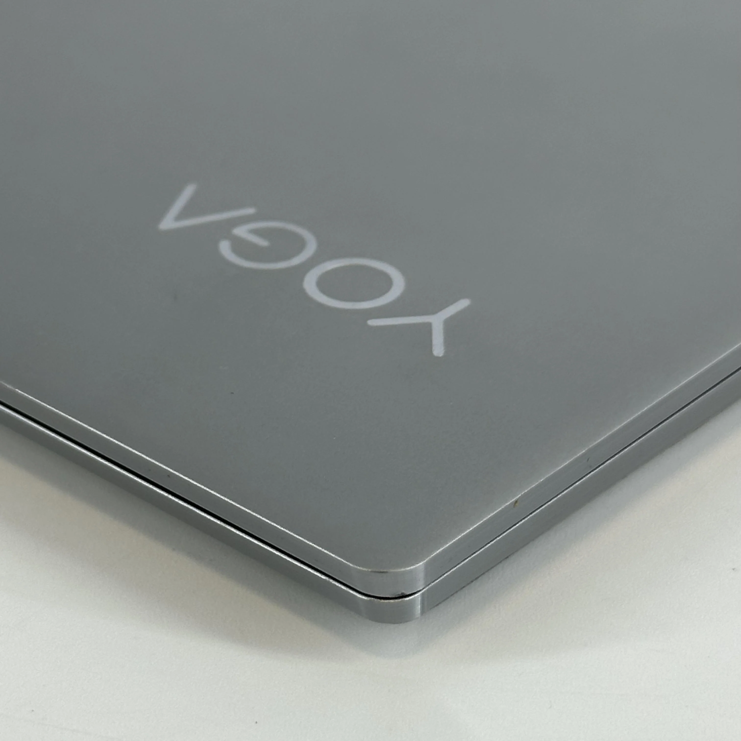 Lenovo Yoga 920 13.9 Silver 1.8 GHz Intel Core i7 8th Gen. 16GB RAM 512GB Solid State Drive - Image 15