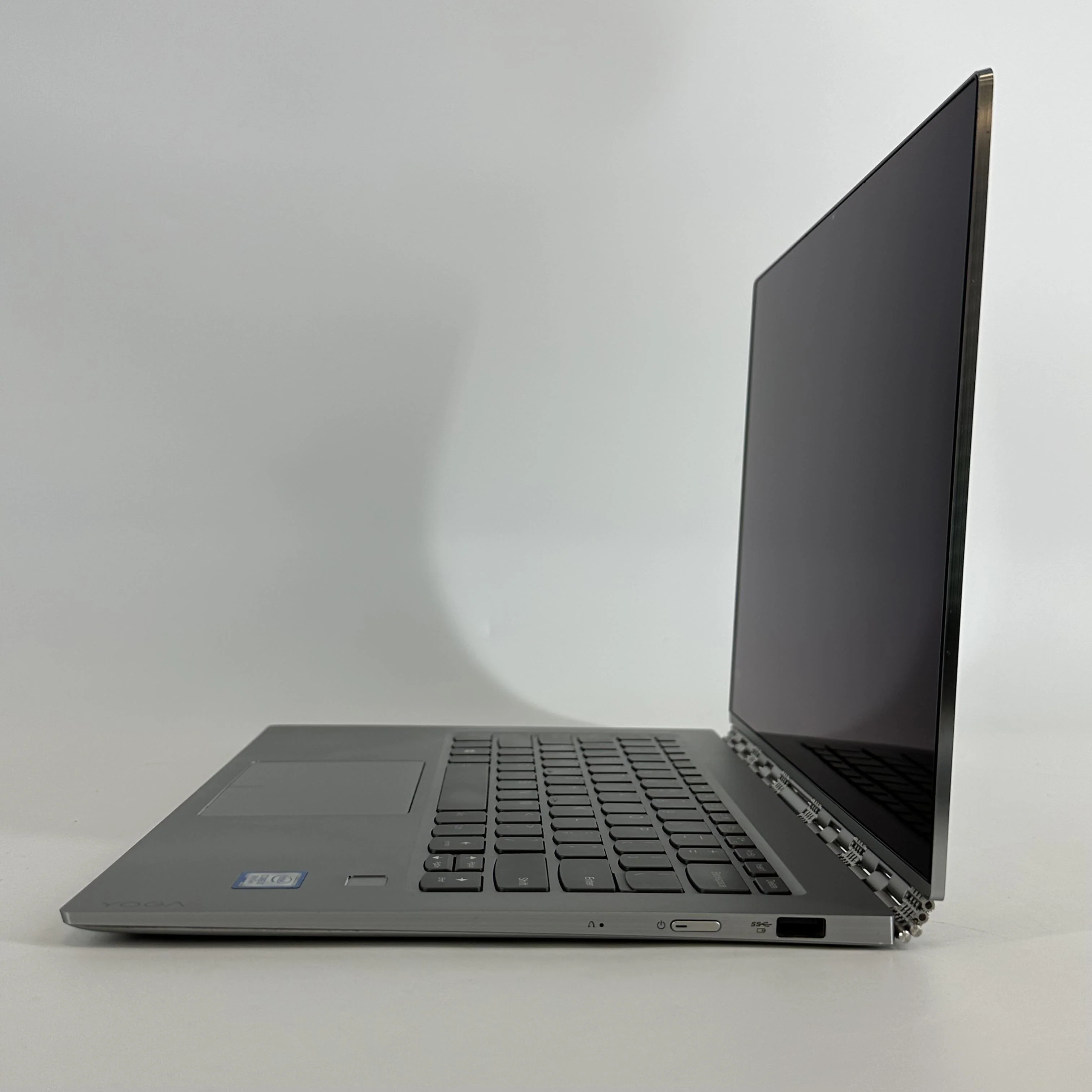 Lenovo Yoga 920 13.9 Silver 1.8 GHz Intel Core i7 8th Gen. 16GB RAM 512GB Solid State Drive - Image 5