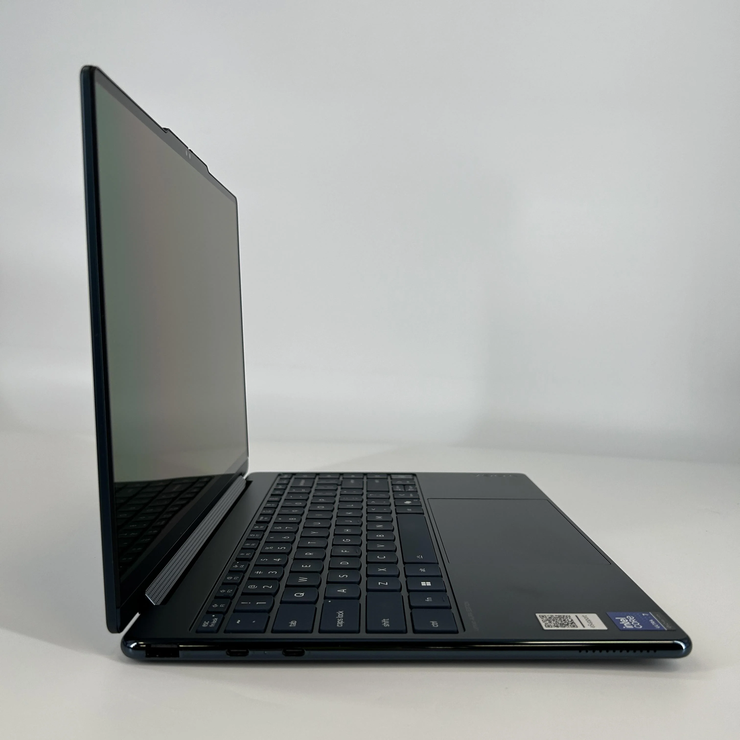 Lenovo Yoga 9i 14 Blue 2.2 GHz Intel Core Ultra 7 32GB RAM 1TB Solid State Drive - Image 3