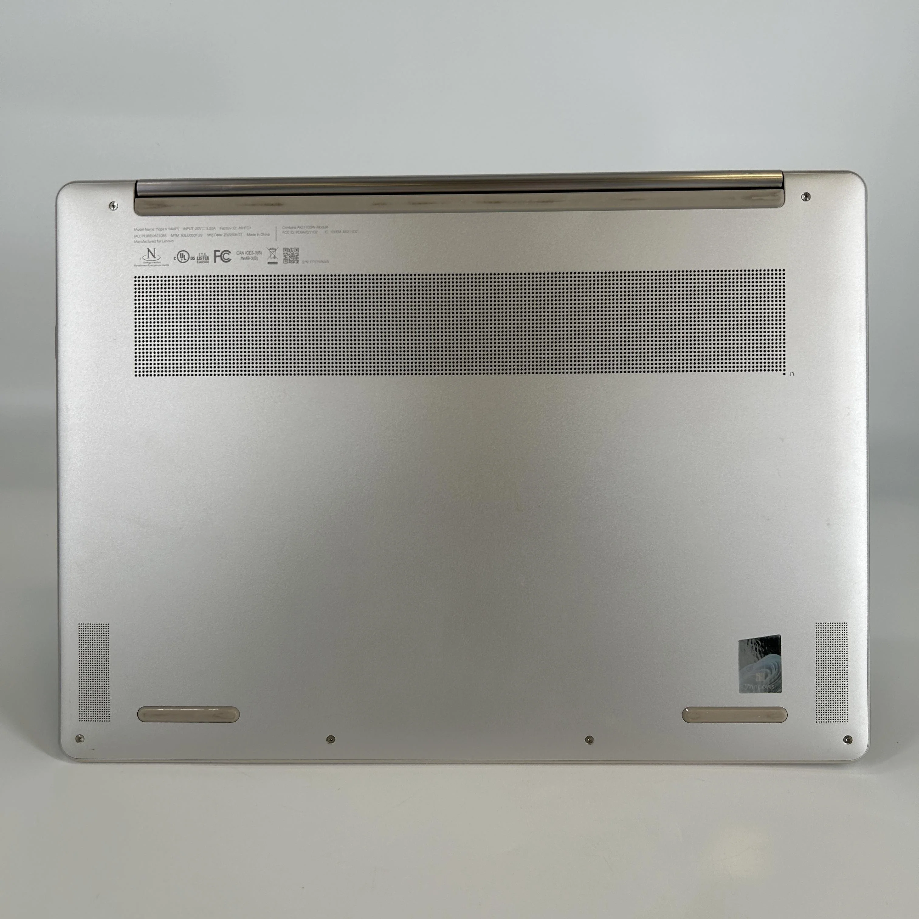 Lenovo Yoga 9i 14 Gray 2.1 GHz Intel Core i7 12th Gen. 16GB RAM 512GB Solid State Drive - Image 3