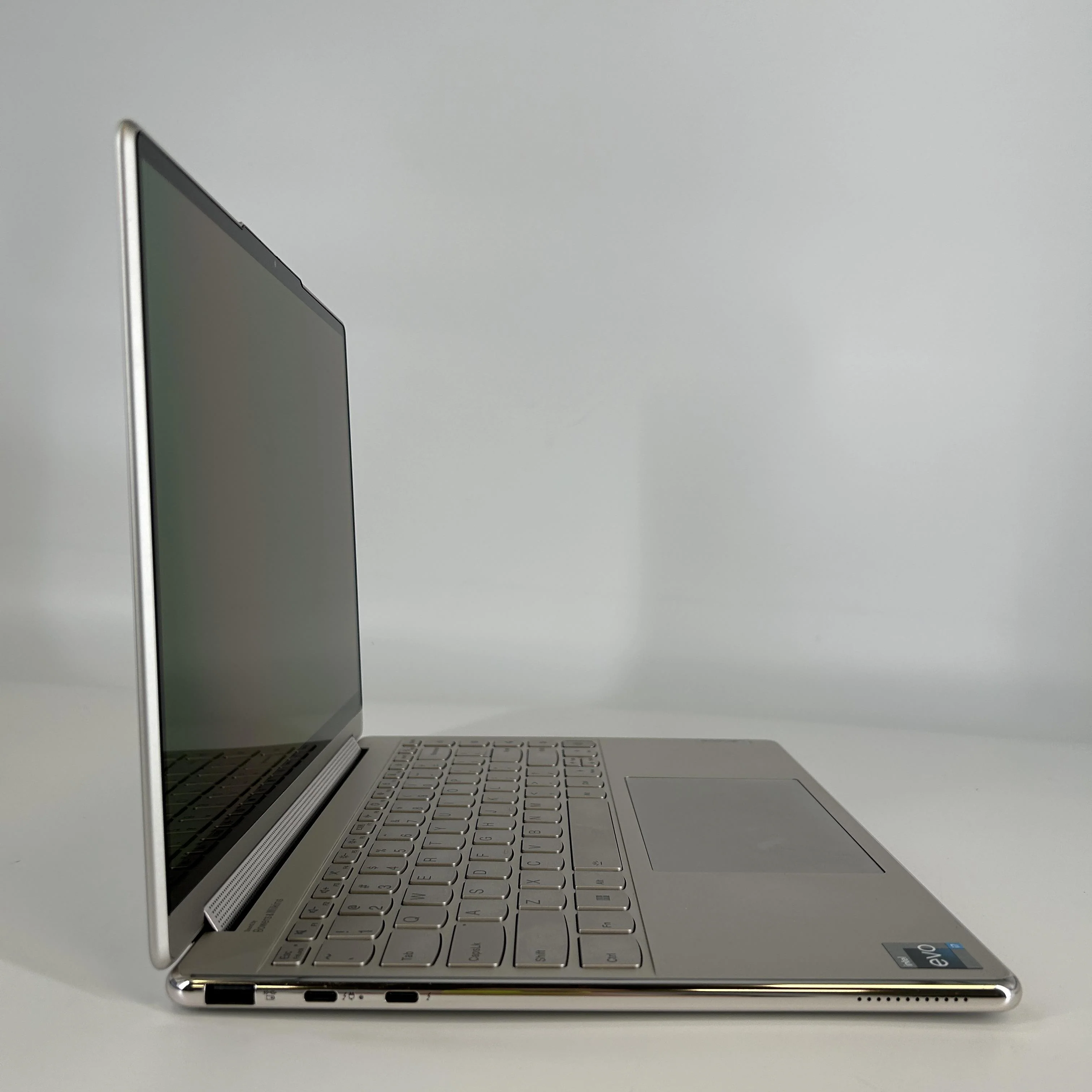 Lenovo Yoga 9i 14 Gray 2.1 GHz Intel Core i7 12th Gen. 16GB RAM 512GB Solid State Drive - Image 5