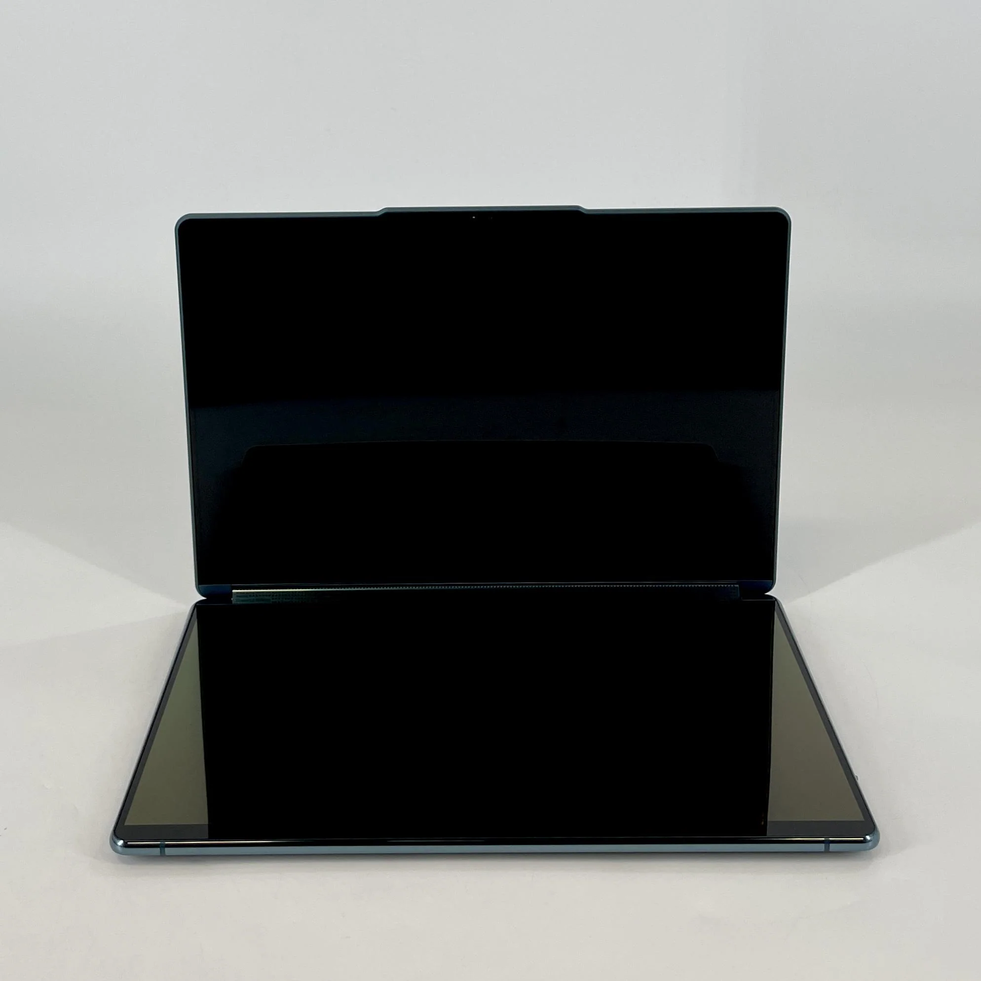 Lenovo Yoga Book 9i 13.3 Blue 1.7 GHz Intel Core Ultra 7 16GB RAM 1TB Solid State Drive - Image 3