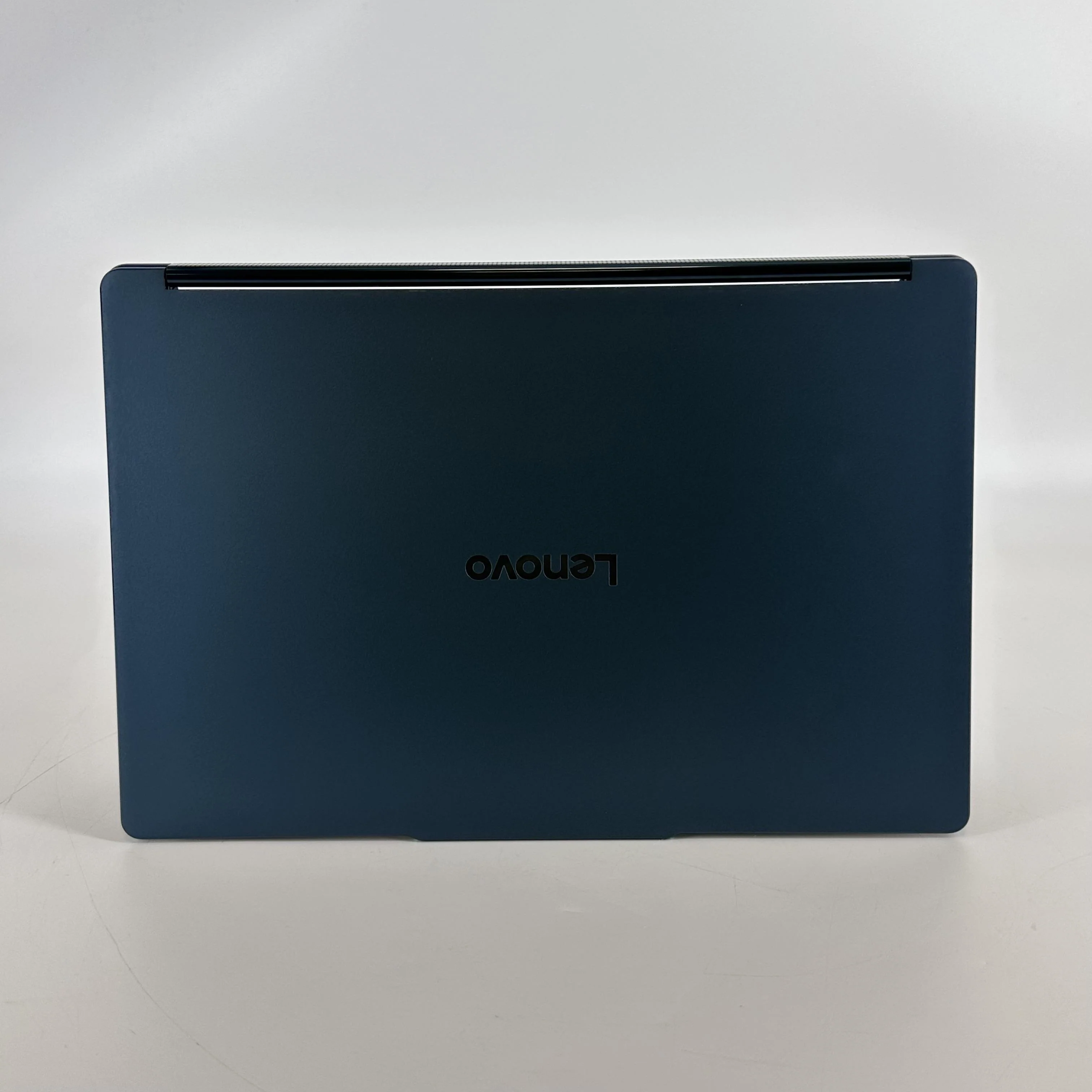 Lenovo Yoga Book 9i 13.3 Blue 2.0 GHz Intel Core Ultra 7 Series 2 32GB RAM 1TB Solid State Drive - Image 4